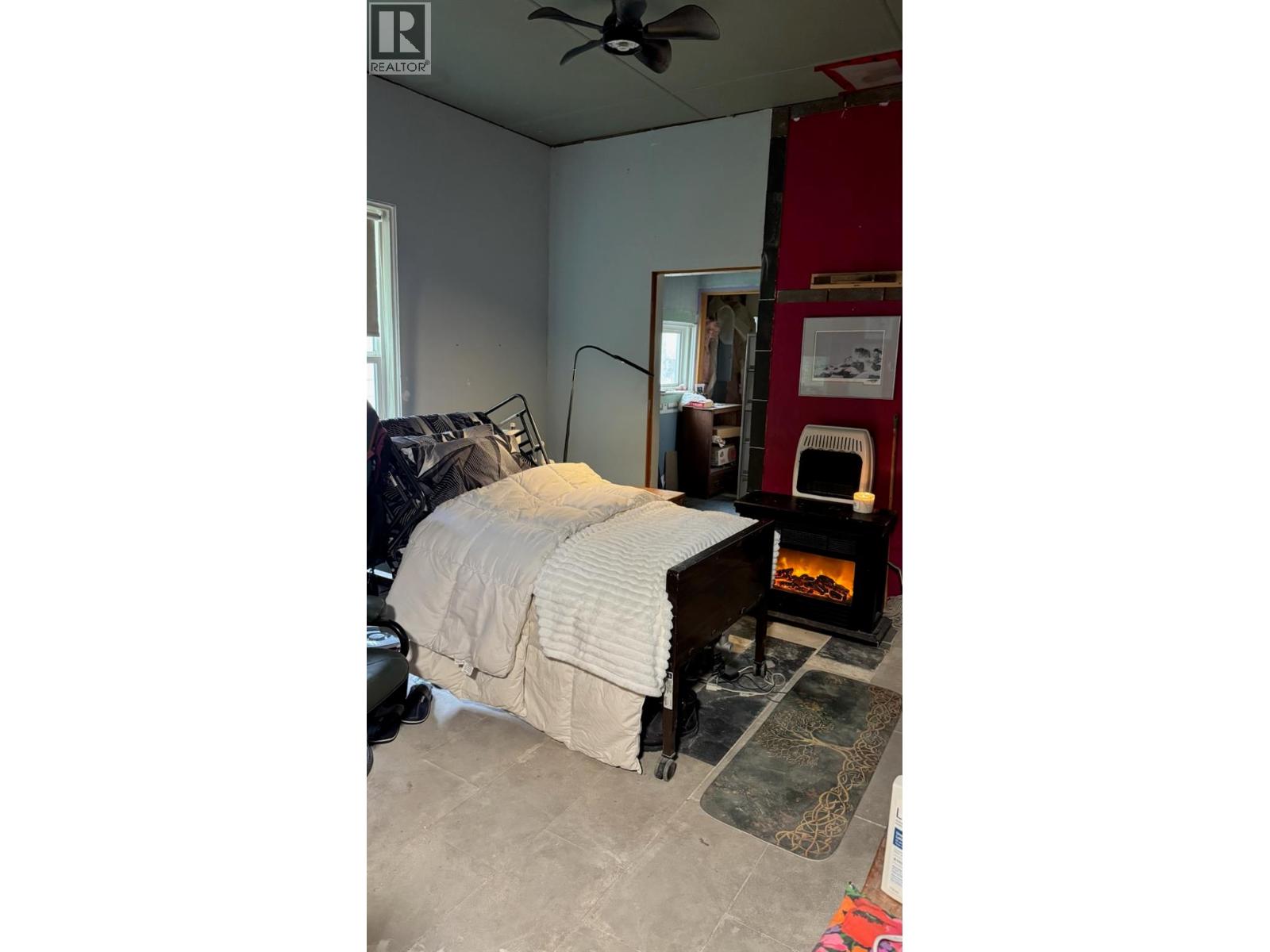 173 75th Avenue, Grand Forks, British Columbia  V0H 1H0 - Photo 6 - 10387639