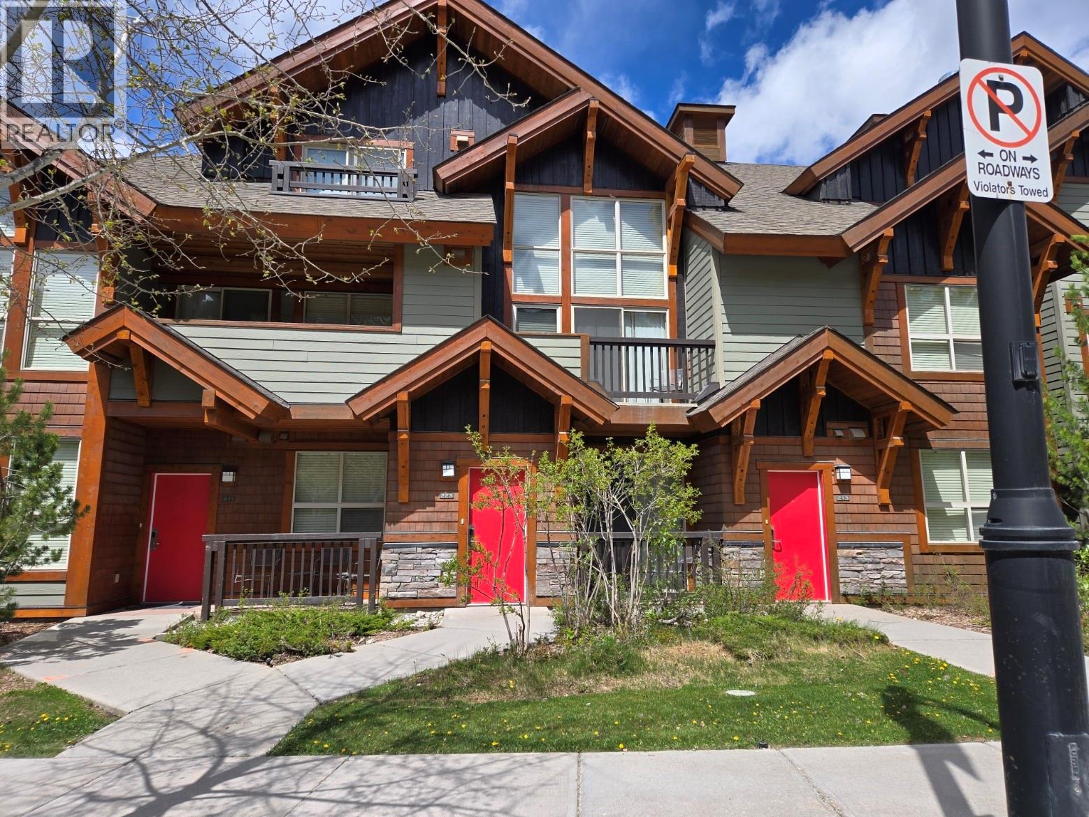 2049 SUMMIT Drive Unit# 223 B, panorama, British Columbia