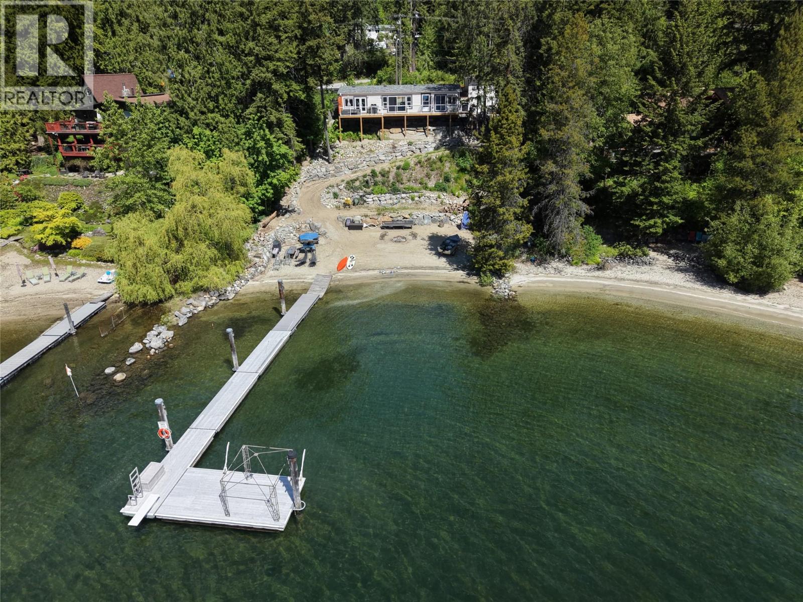 5604 Highway 3A Highway, nelson, British Columbia