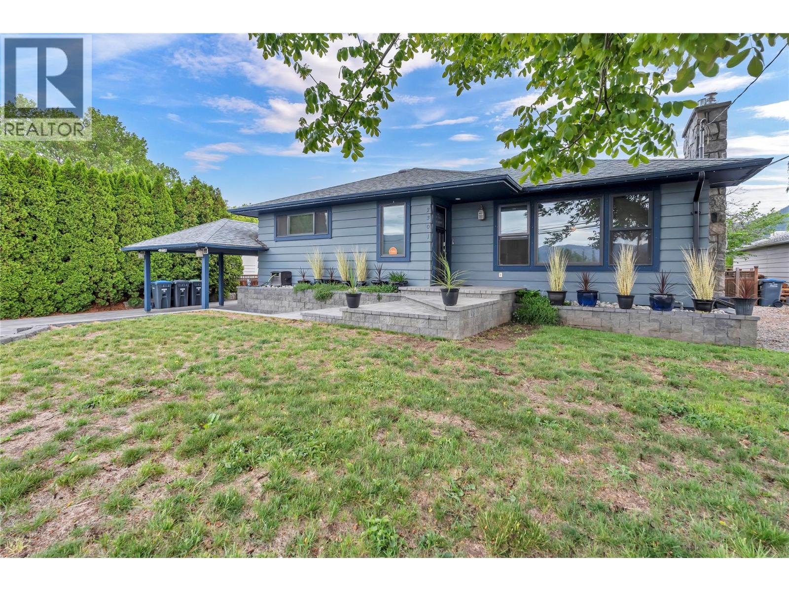 2301 Tait Street, Summerland, British Columbia  V0H 1Z4 - Photo 1 - 10387700