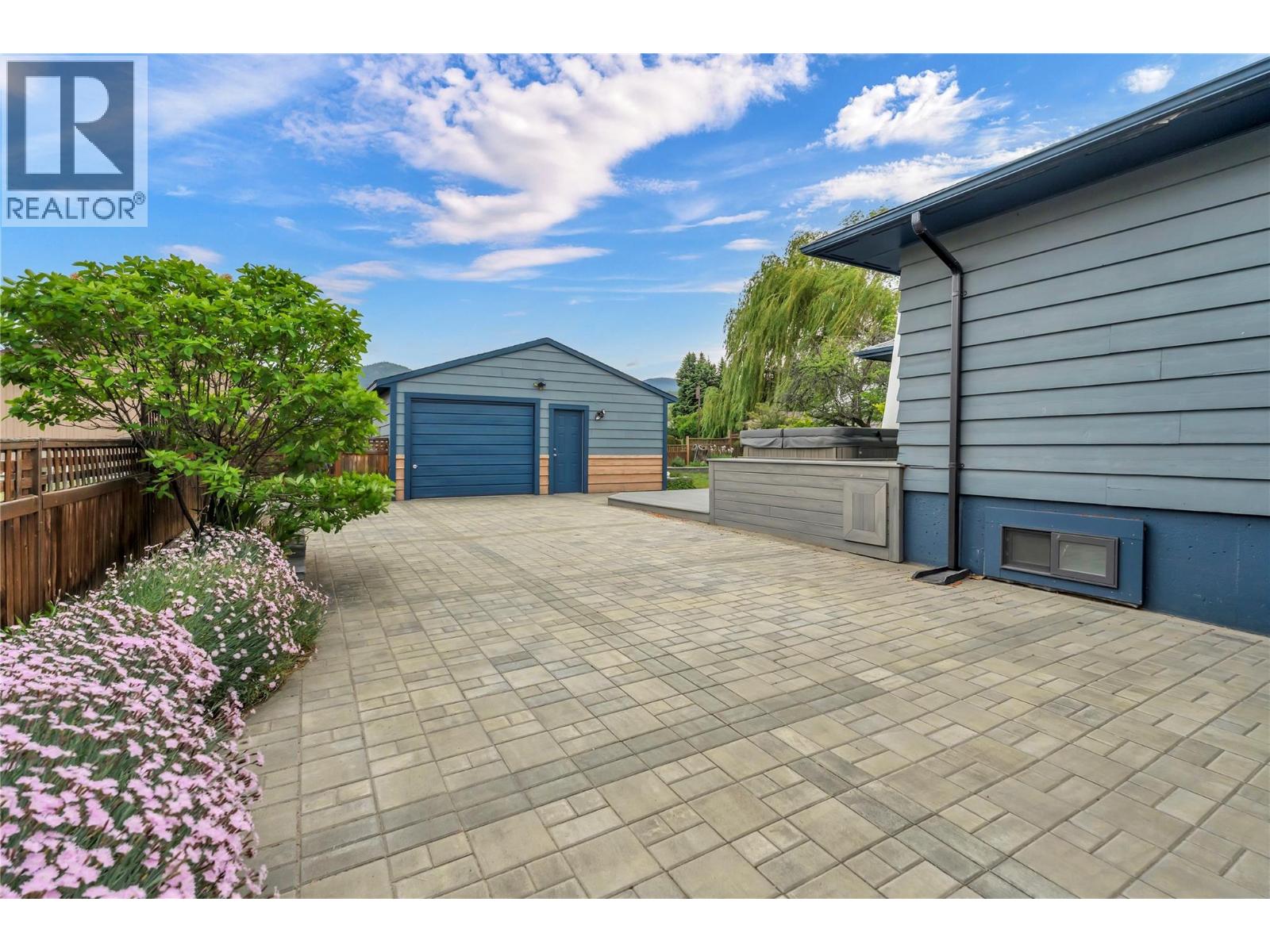 2301 Tait Street, Summerland, British Columbia  V0H 1Z4 - Photo 2 - 10387700