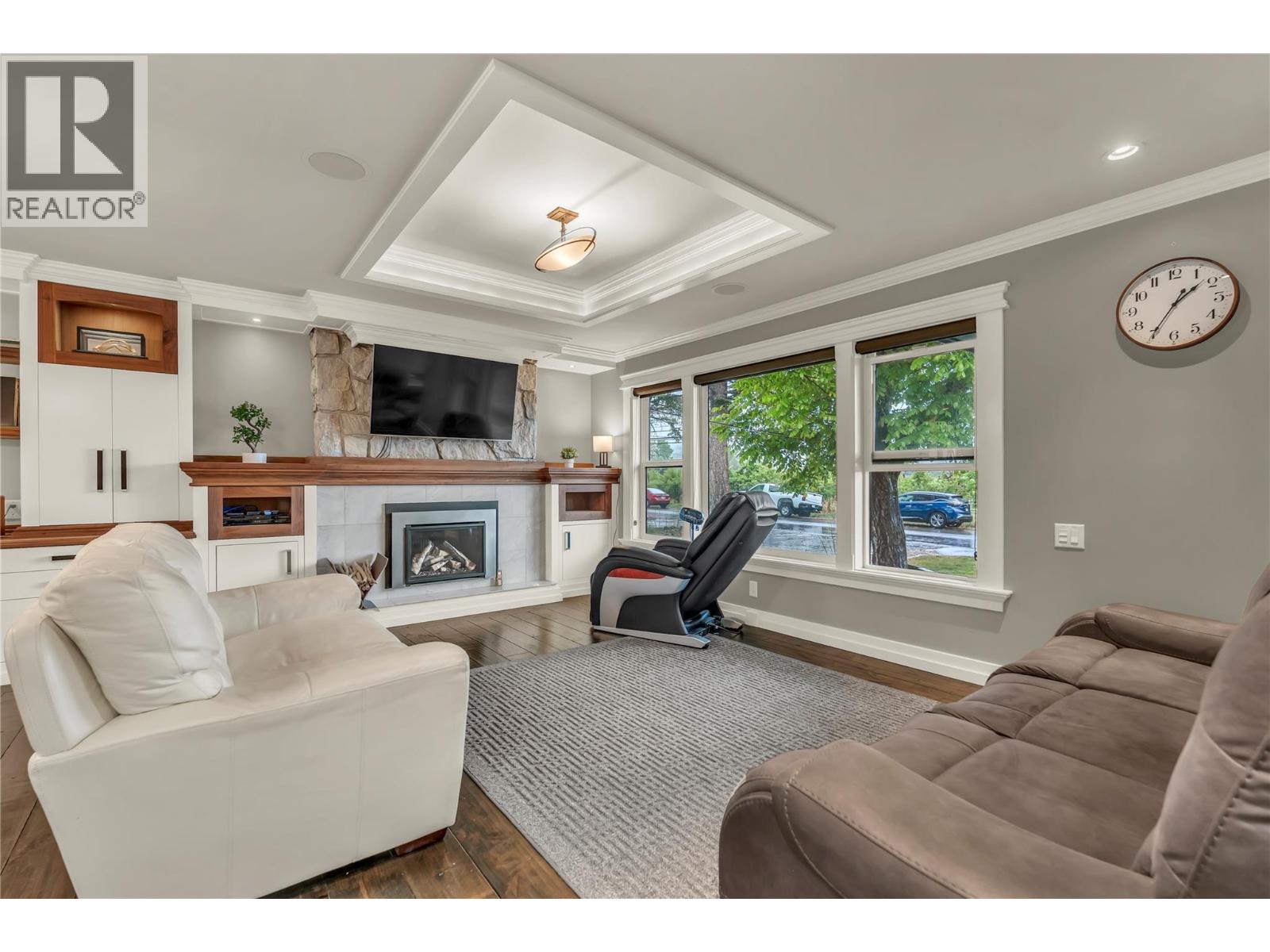 2301 Tait Street, Summerland, British Columbia  V0H 1Z4 - Photo 3 - 10387700
