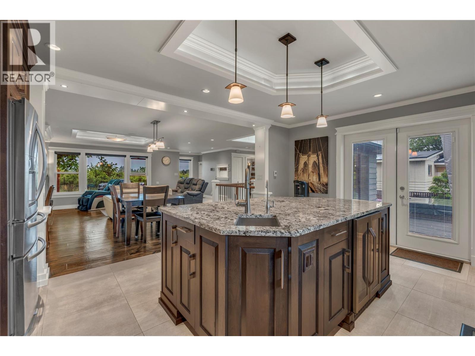 2301 Tait Street, Summerland, British Columbia  V0H 1Z4 - Photo 8 - 10387700