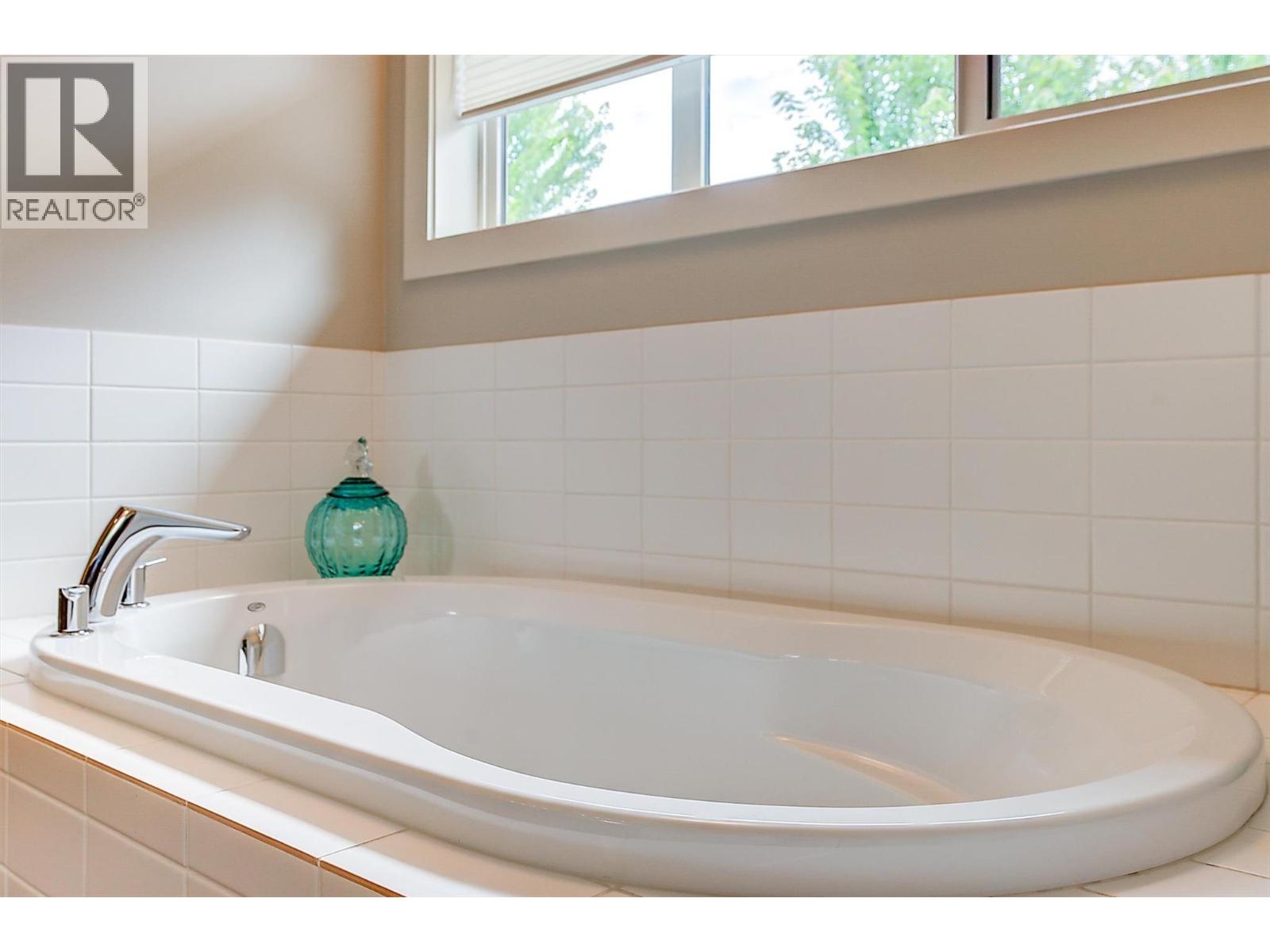 1865 Begbie Road Unit# 1, Kelowna, British Columbia  V1V 2X4 - Photo 36 - 10387660