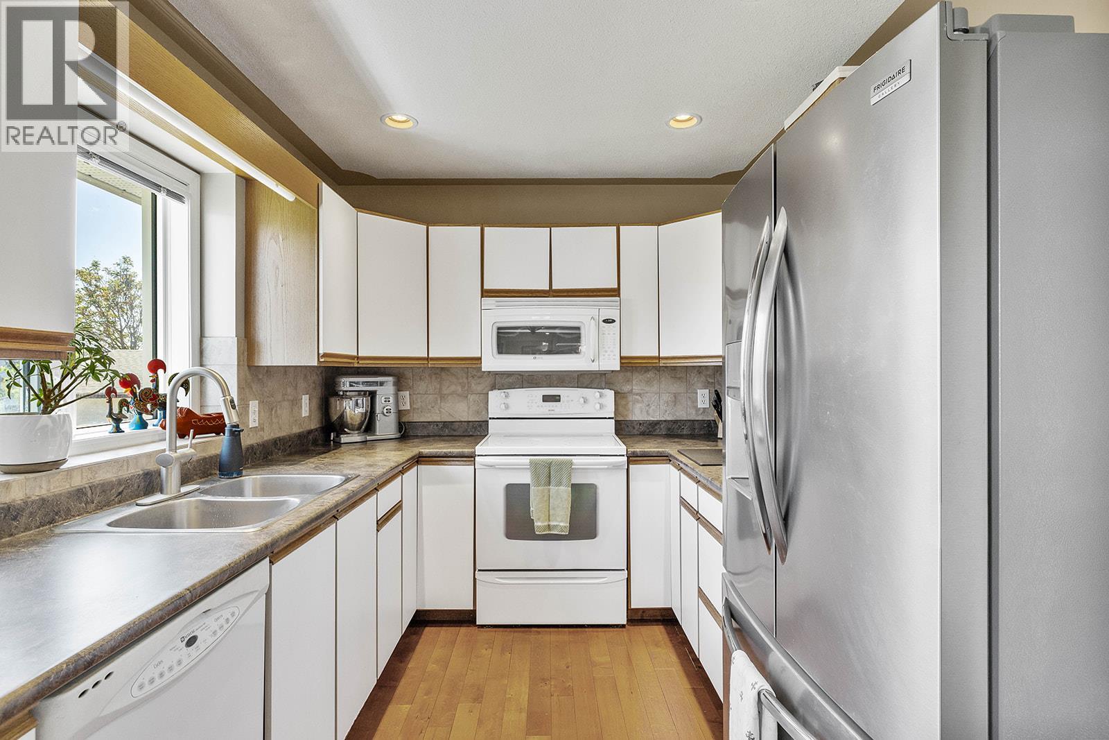 985 Guisachan Road, Kelowna, British Columbia  V1Y 7X2 - Photo 7 - 10385594