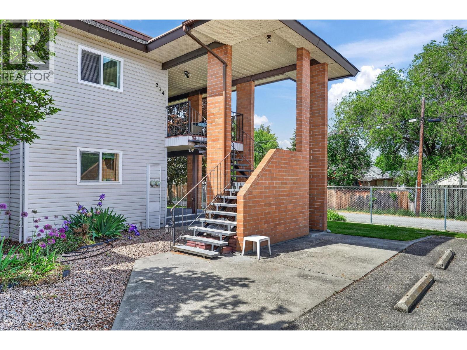 240 McIntosh Road Unit# 214, kelowna, British Columbia