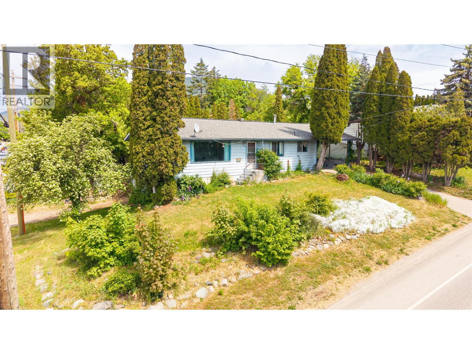 1104 Erickson Street, Creston, British Columbia  V0B 1G3 - Photo 2 - 10387193