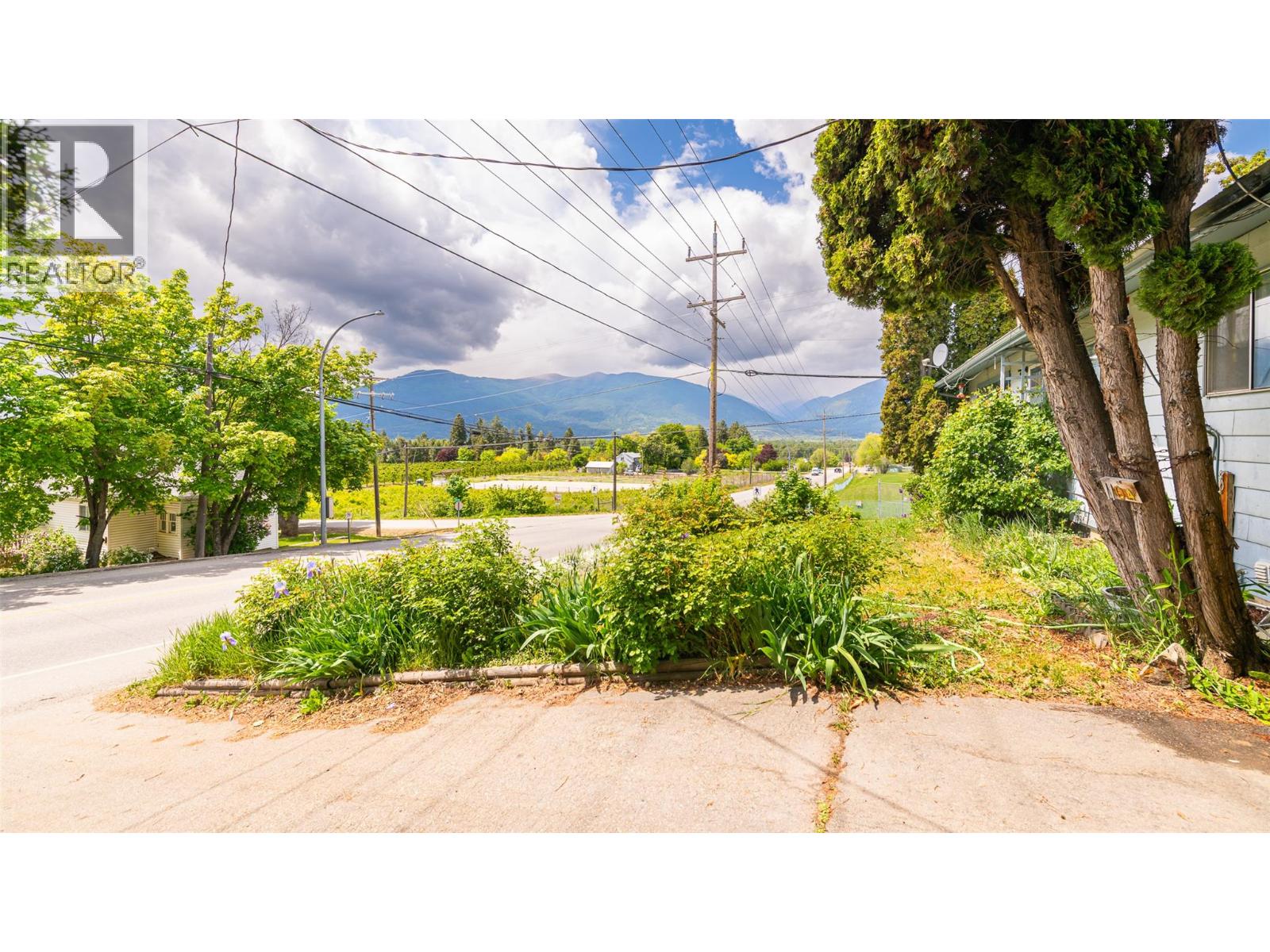1104 Erickson Street, Creston, British Columbia  V0B 1G3 - Photo 28 - 10387193