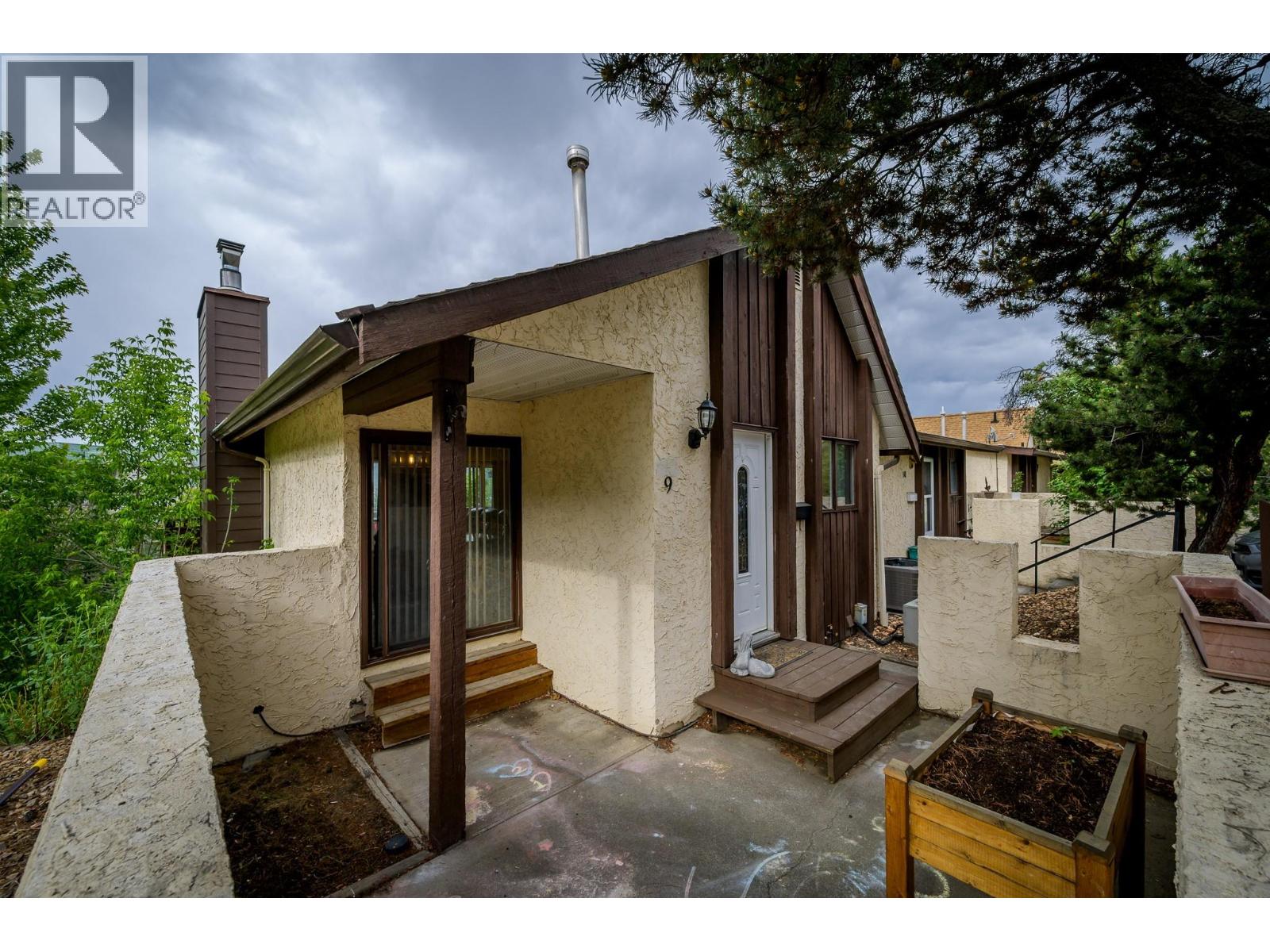 250 Pemberton Terrace Unit# 9, kamloops, British Columbia