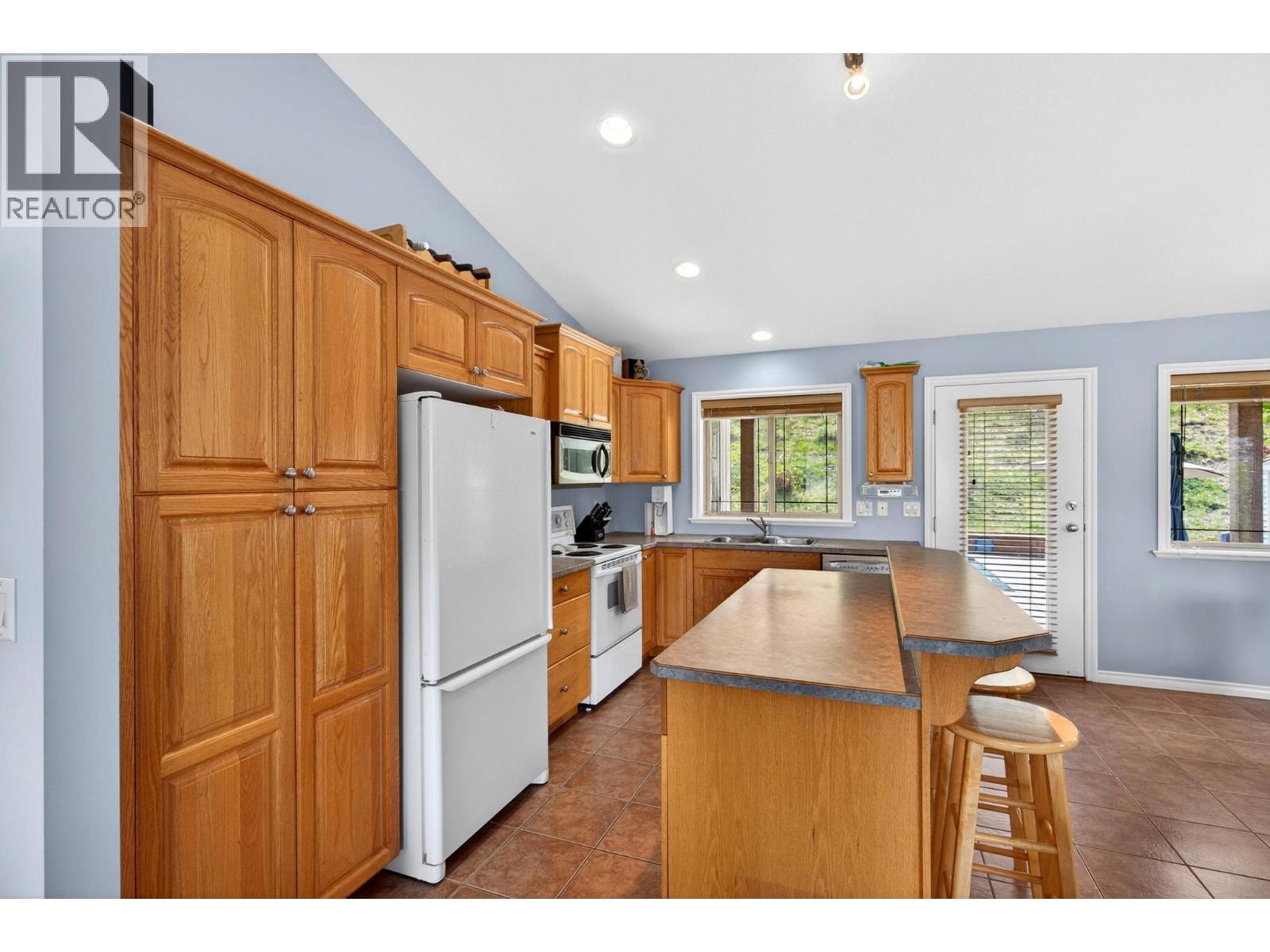 1673 Kloppenburg Road, Kelowna, British Columbia  V1P 1G2 - Photo 8 - 10387574