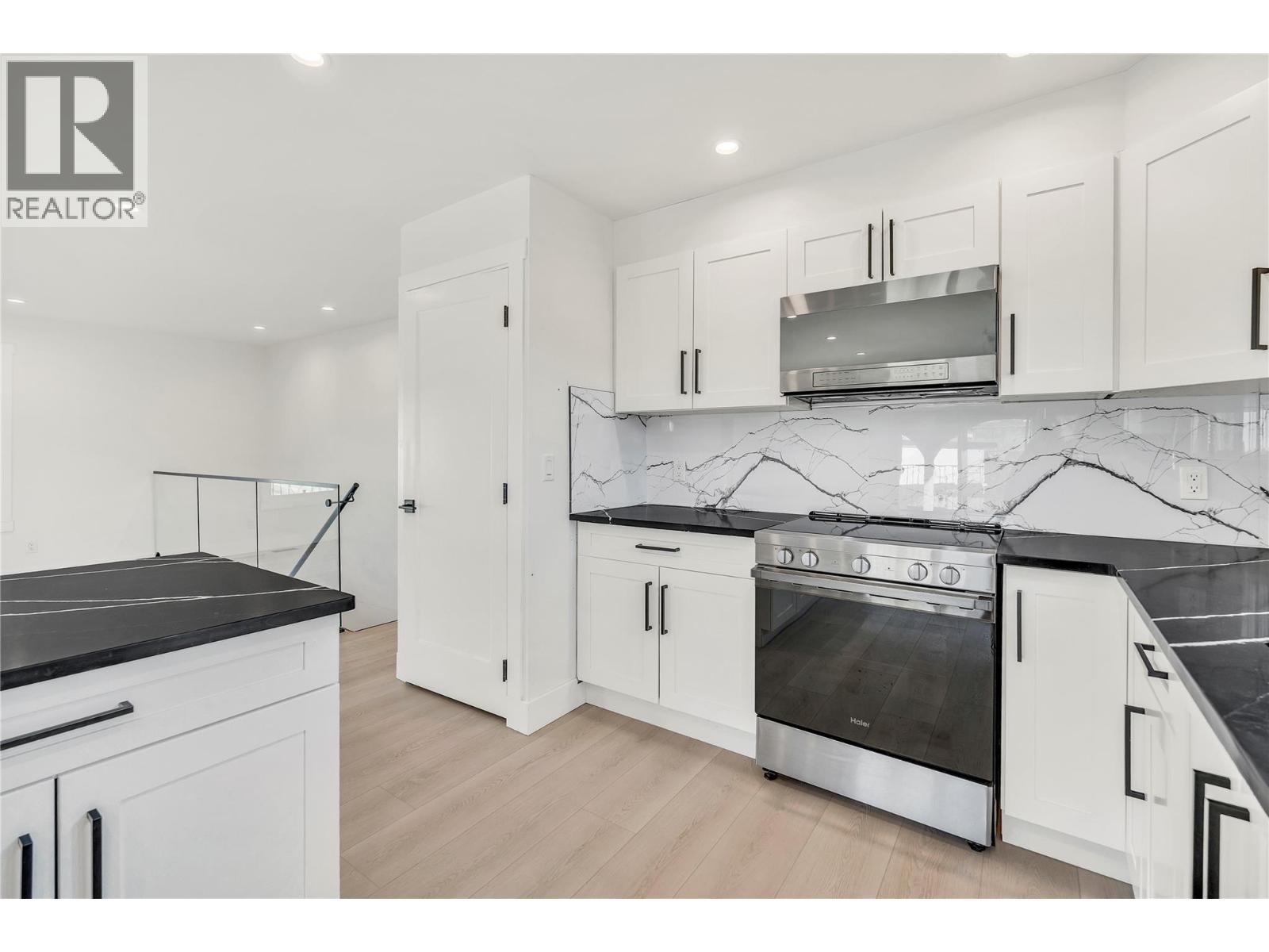 172 Maccleave Court, Penticton, British Columbia  V2A 3Y8 - Photo 10 - 10387131