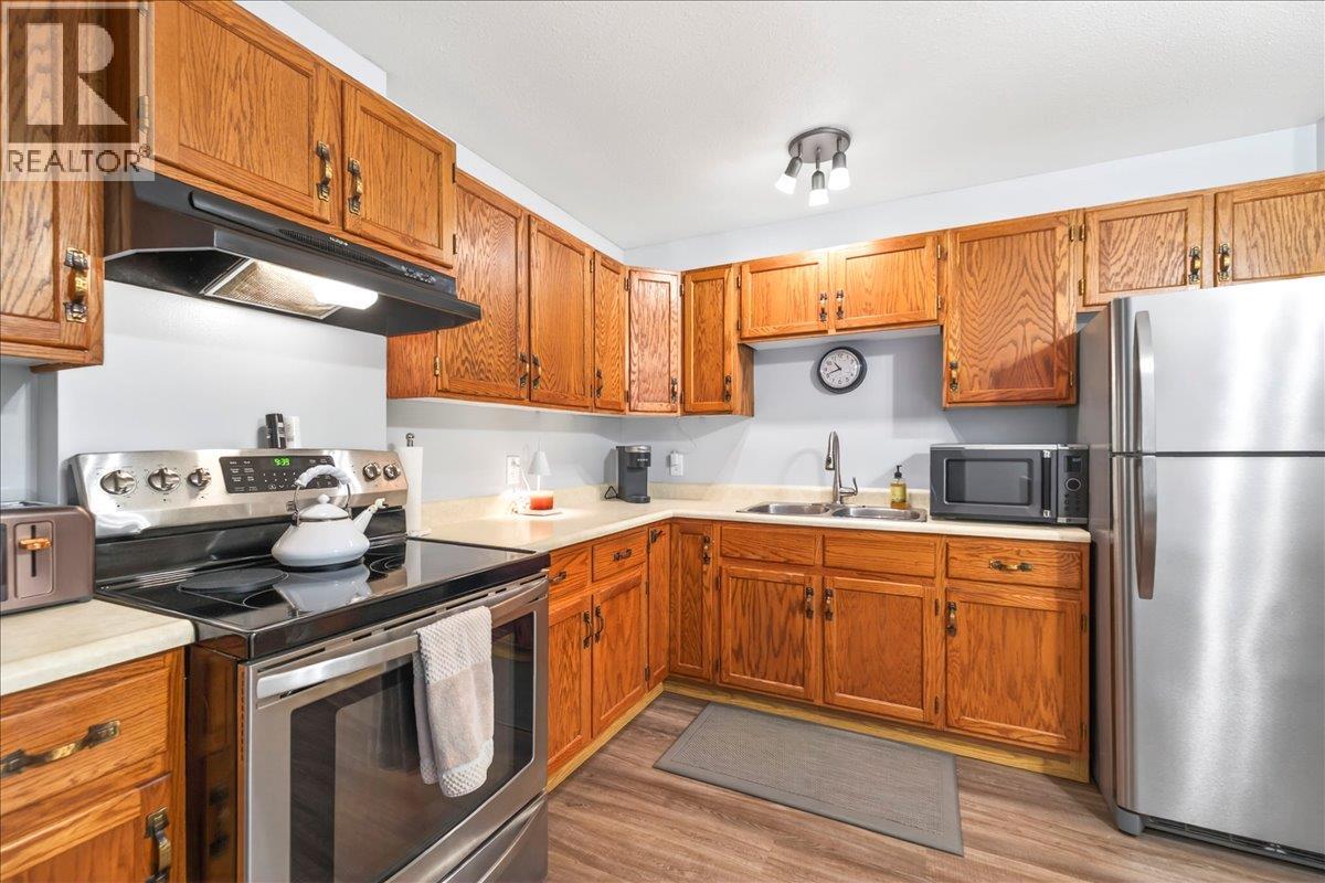 1286 Ponderosa Drive Unit# 403, Sparwood, British Columbia  V0B 2G2 - Photo 4 - 10387623