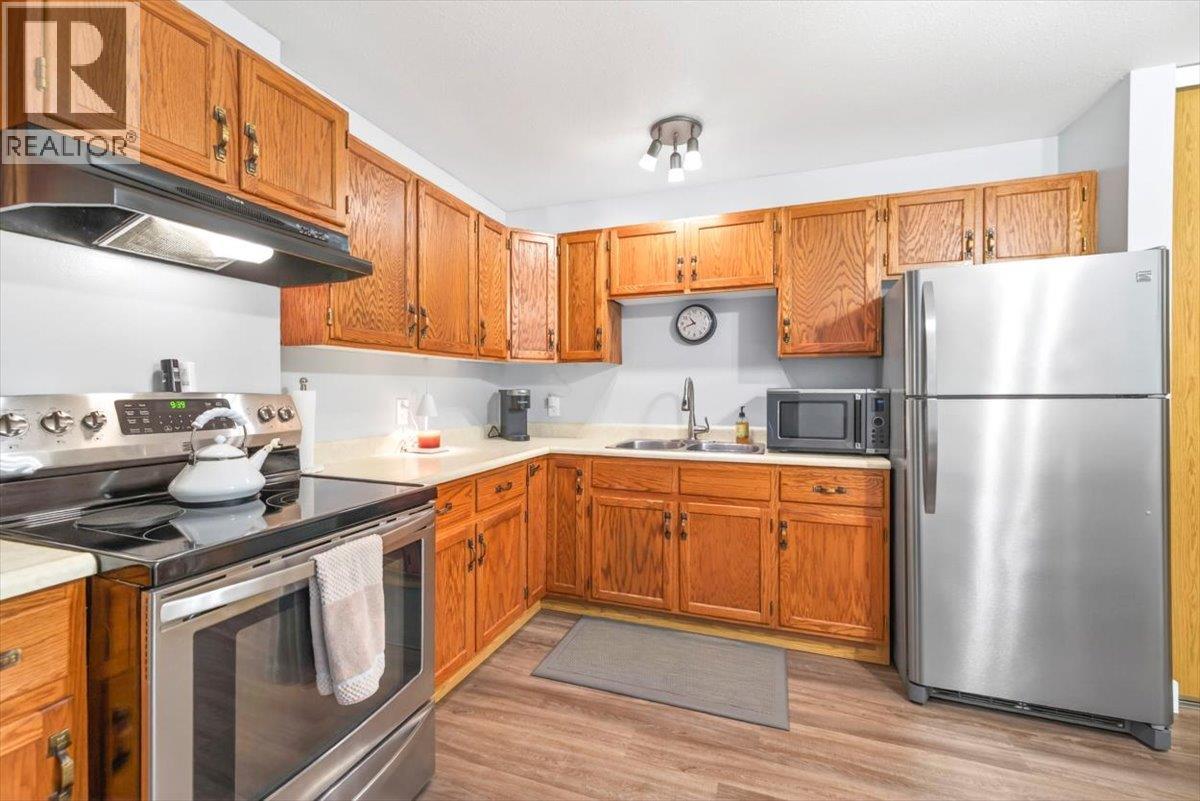 1286 Ponderosa Drive Unit# 403, Sparwood, British Columbia  V0B 2G2 - Photo 5 - 10387623