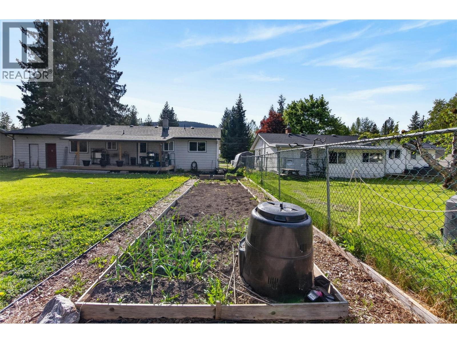 409 Oak Avenue, Sicamous, British Columbia  V0E 2V1 - Photo 5 - 10387492