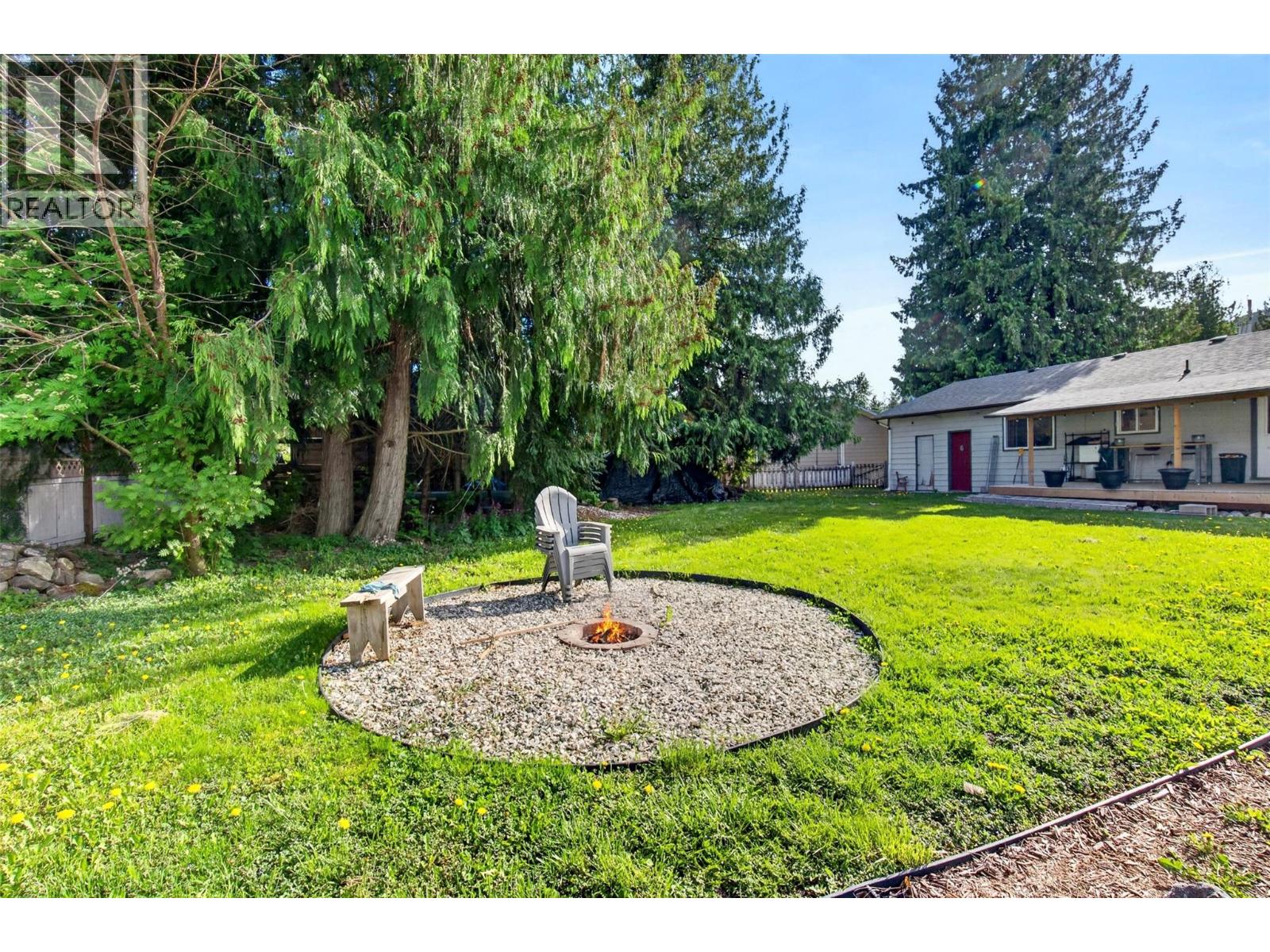 409 Oak Avenue, Sicamous, British Columbia  V0E 2V1 - Photo 6 - 10387492