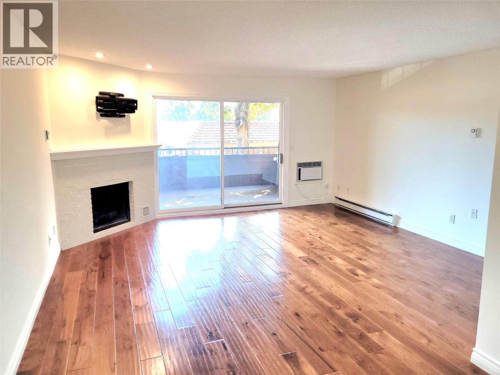 983 Bernard Avenue Unit# 206, Kelowna, British Columbia  V1Y 6P7 - Photo 4 - 10387664