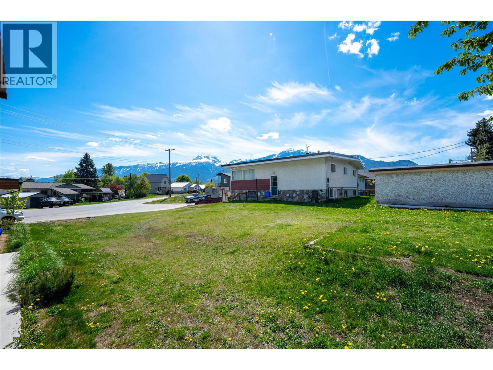309 Taylor Street, Revelstoke, British Columbia  V0E 2S0 - Photo 14 - 10387525