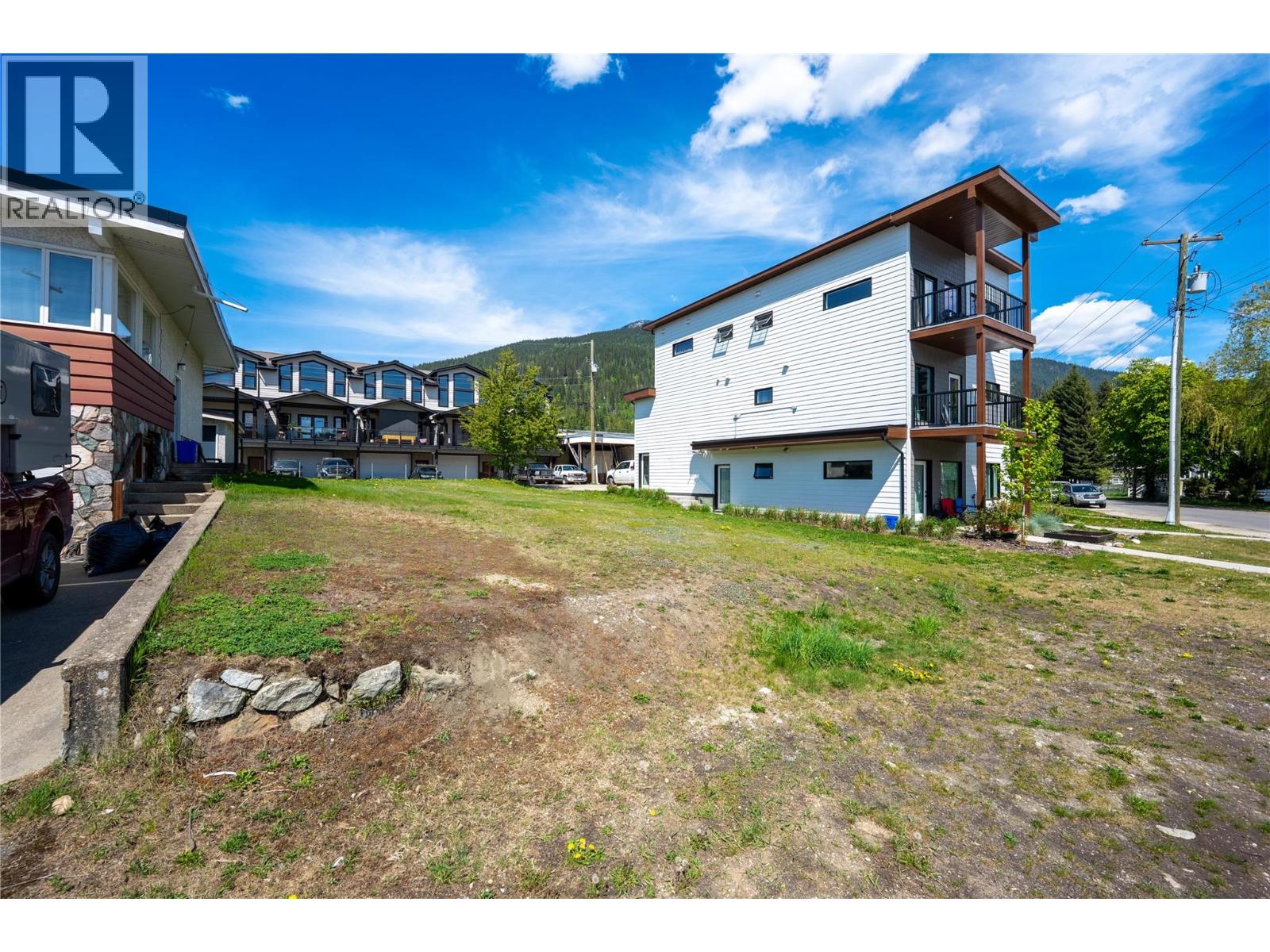 309 Taylor Street, Revelstoke, British Columbia  V0E 2S0 - Photo 8 - 10387525