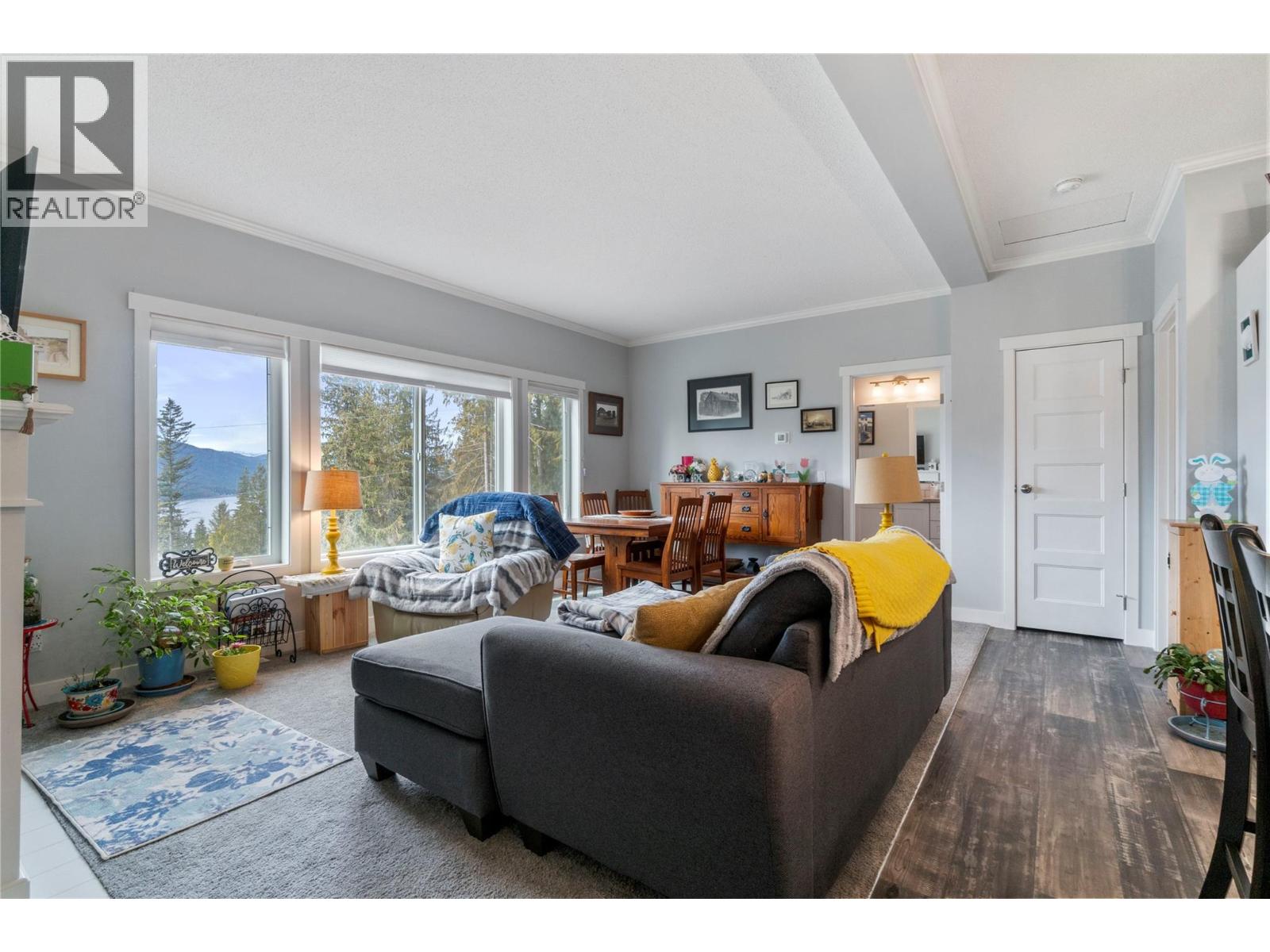 7551 Klondike Trail, Anglemont, British Columbia  V0E 1M8 - Photo 13 - 10387729