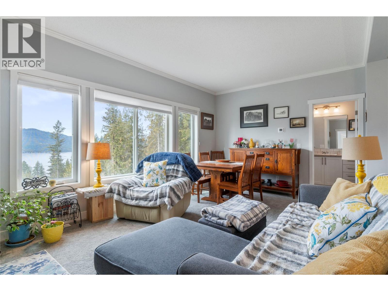 7551 Klondike Trail, Anglemont, British Columbia  V0E 1M8 - Photo 14 - 10387729