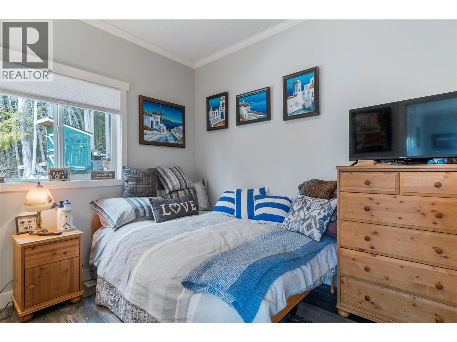 7551 Klondike Trail, Anglemont, British Columbia  V0E 1M8 - Photo 17 - 10387729