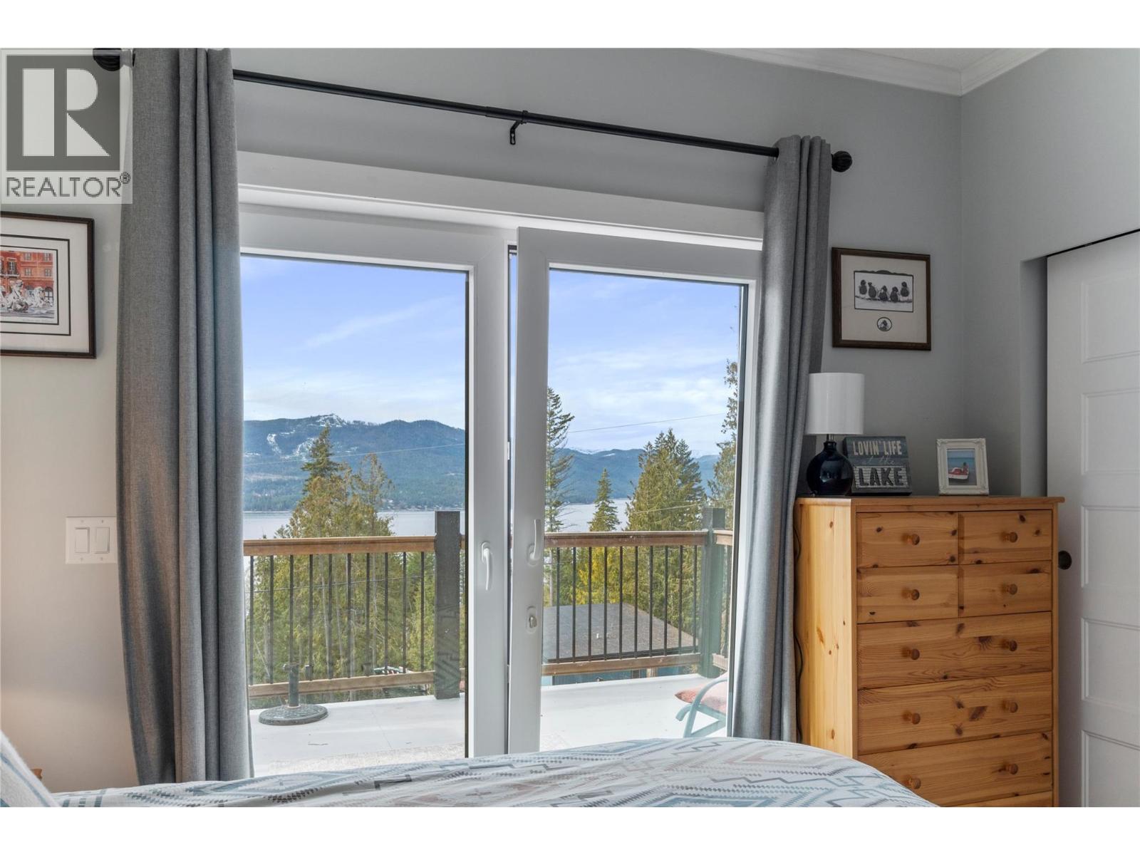 7551 Klondike Trail, Anglemont, British Columbia  V0E 1M8 - Photo 20 - 10387729