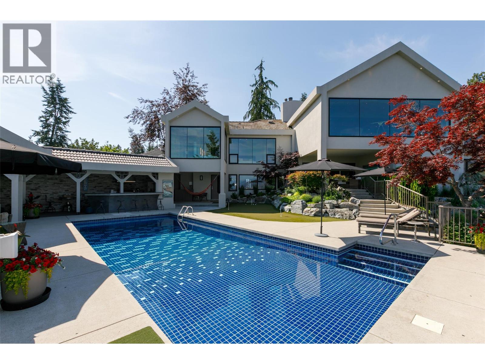 228 Caliburn Court, Kelowna, British Columbia  V1V 1N2 - Photo 3 - 10387694