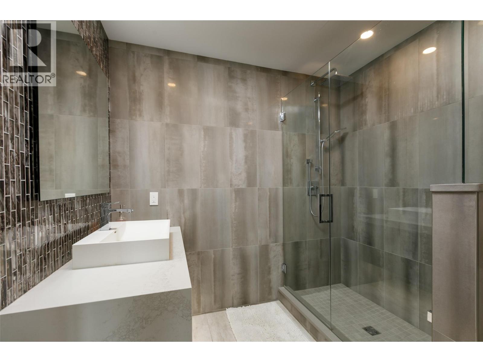 228 Caliburn Court, Kelowna, British Columbia  V1V 1N2 - Photo 48 - 10387694