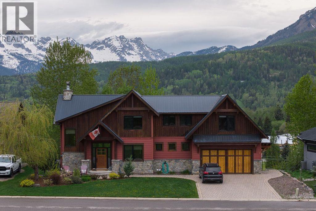 30 Silver Ridge Drive, Fernie, British Columbia  V0B 1M2 - Photo 2 - 10387566