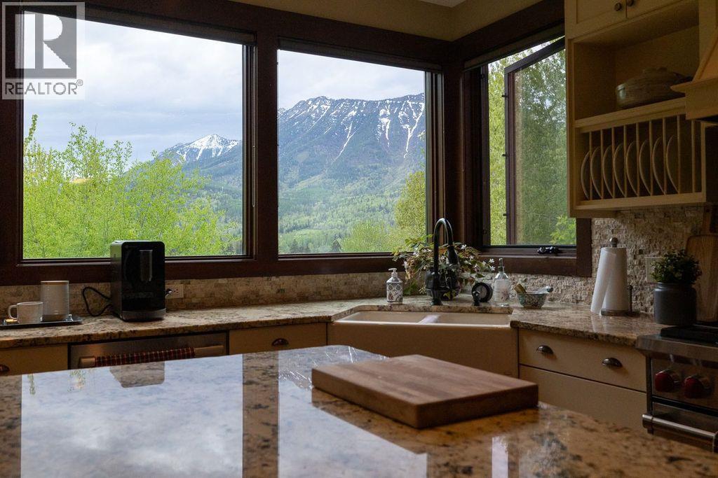 30 Silver Ridge Drive, Fernie, British Columbia  V0B 1M2 - Photo 8 - 10387566
