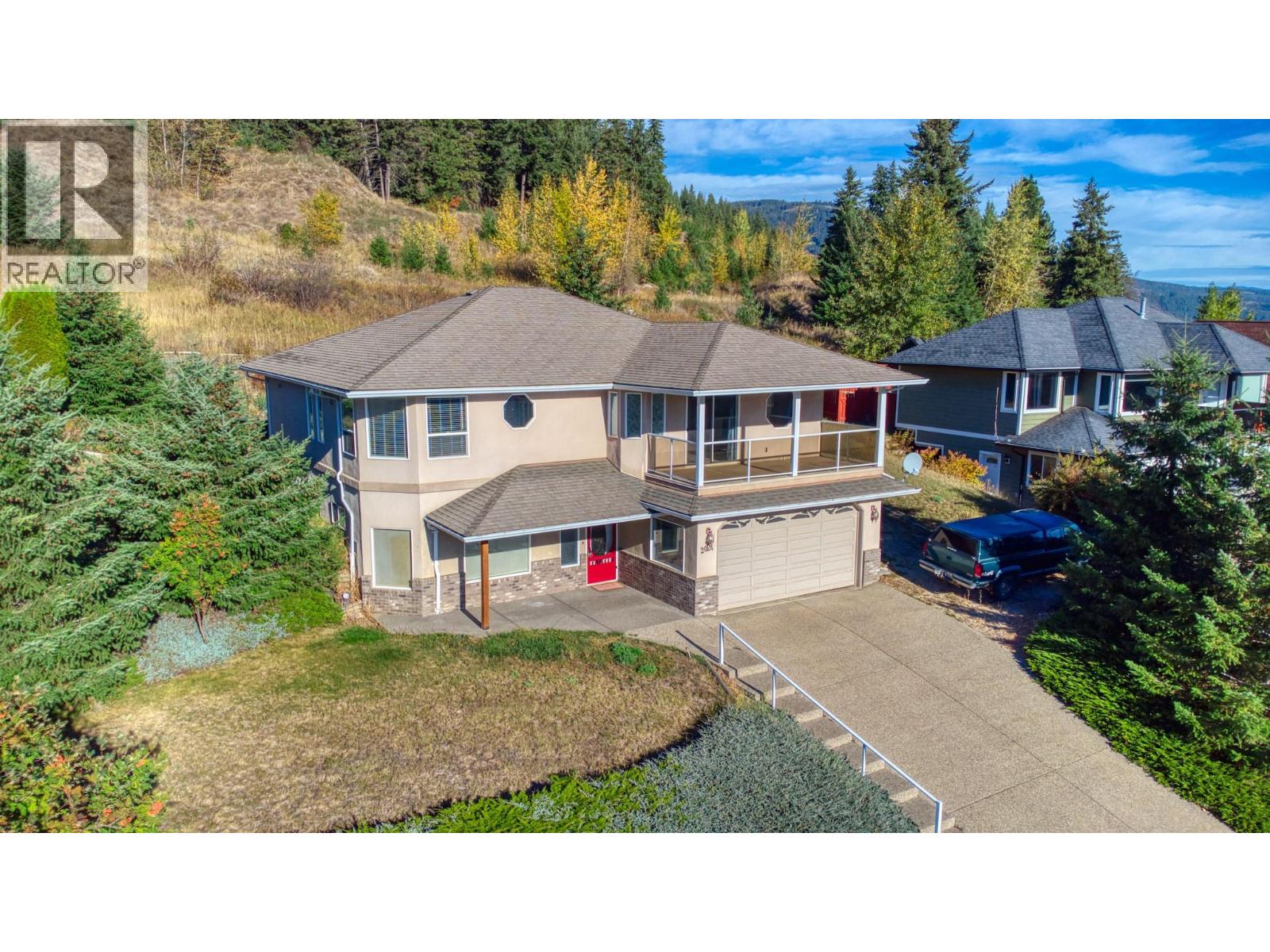 2024 Mountain View Avenue, Lumby, British Columbia  V0E 2G0 - Photo 11 - 10387556
