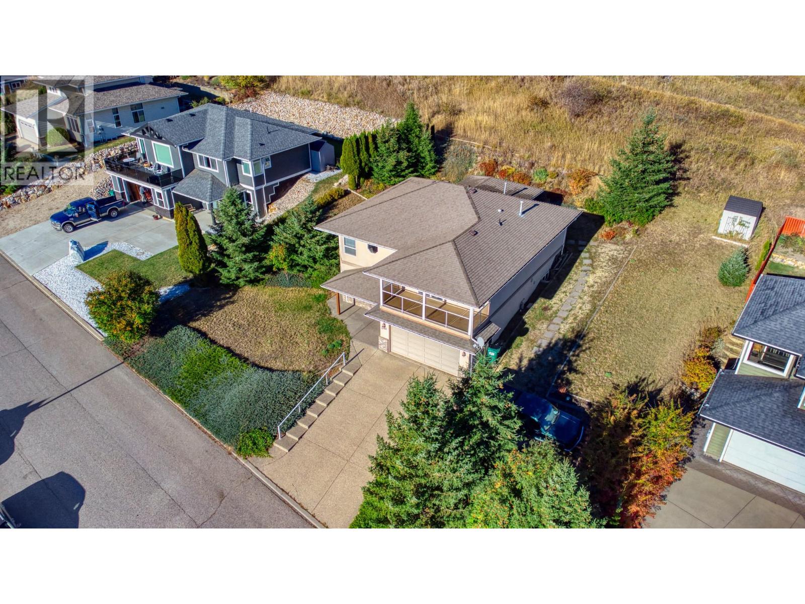 2024 Mountain View Avenue, Lumby, British Columbia  V0E 2G0 - Photo 14 - 10387556
