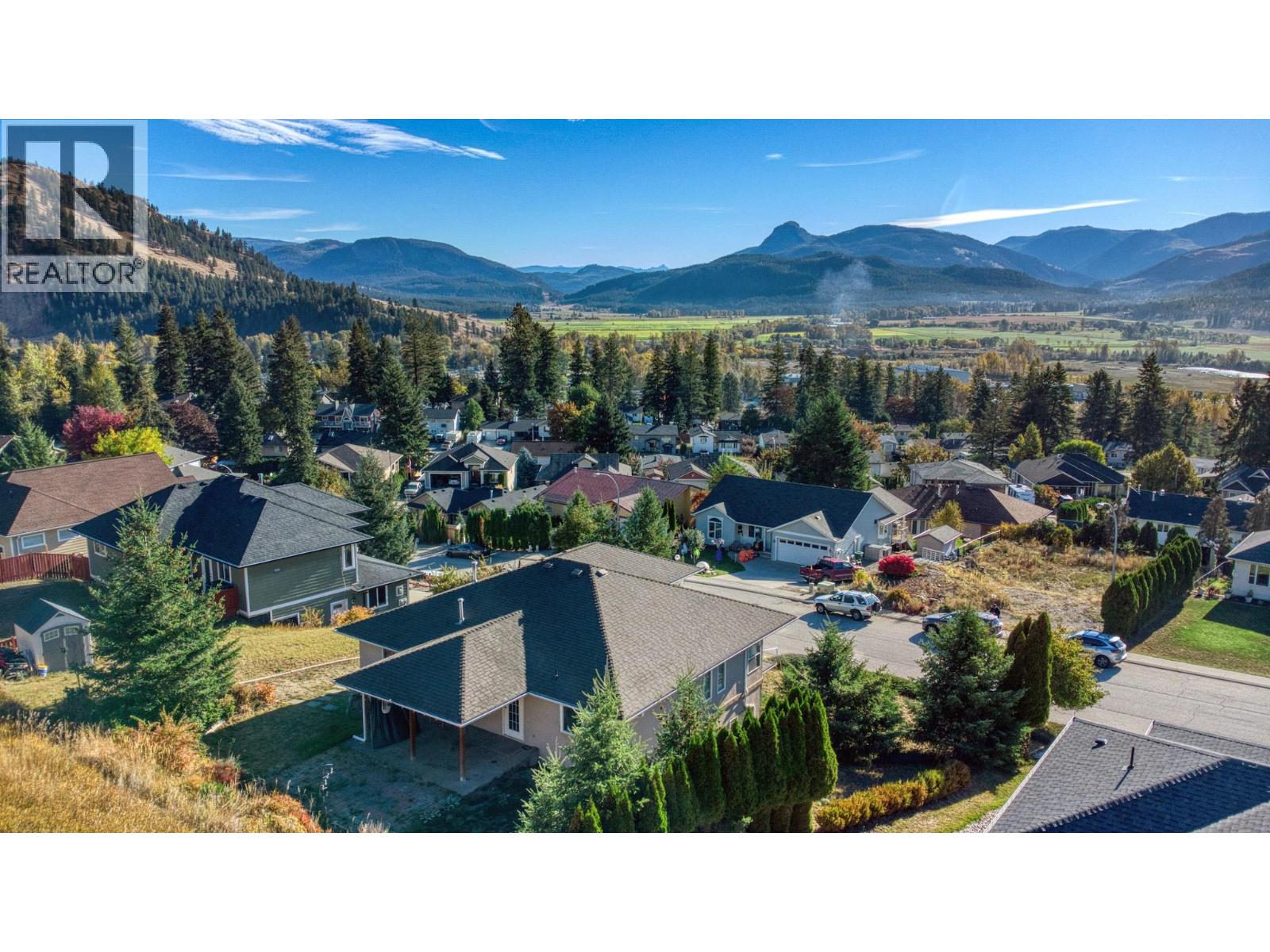 2024 Mountain View Avenue, Lumby, British Columbia  V0E 2G0 - Photo 16 - 10387556