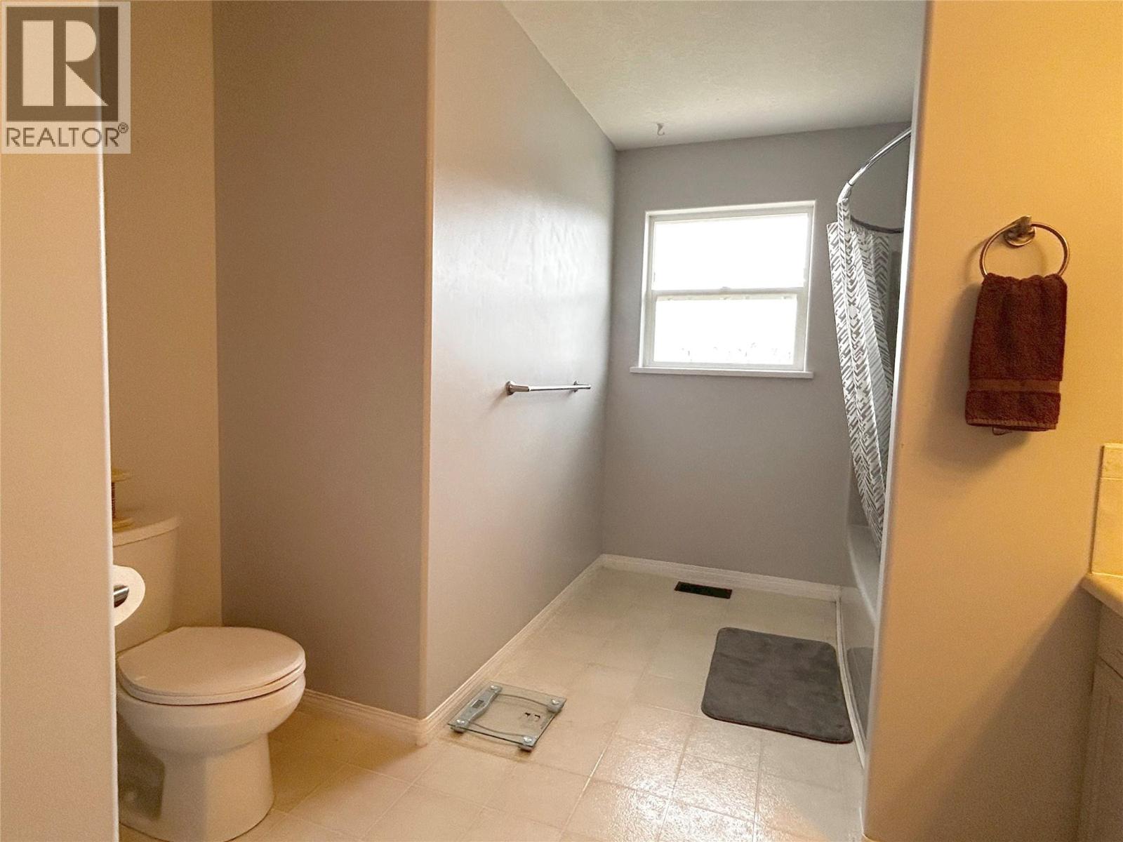 2024 Mountain View Avenue, Lumby, British Columbia  V0E 2G0 - Photo 26 - 10387556