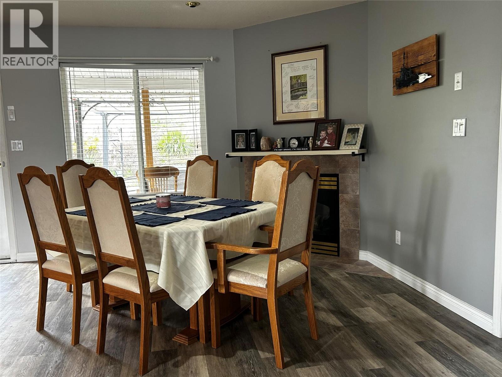 2024 Mountain View Avenue, Lumby, British Columbia  V0E 2G0 - Photo 3 - 10387556