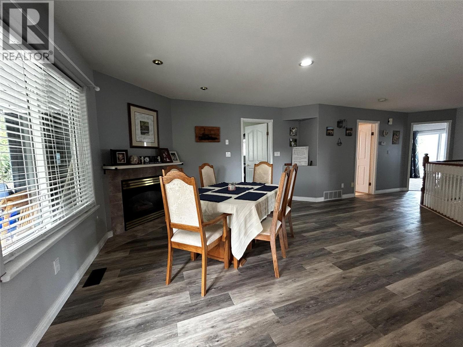 2024 Mountain View Avenue, Lumby, British Columbia  V0E 2G0 - Photo 6 - 10387556