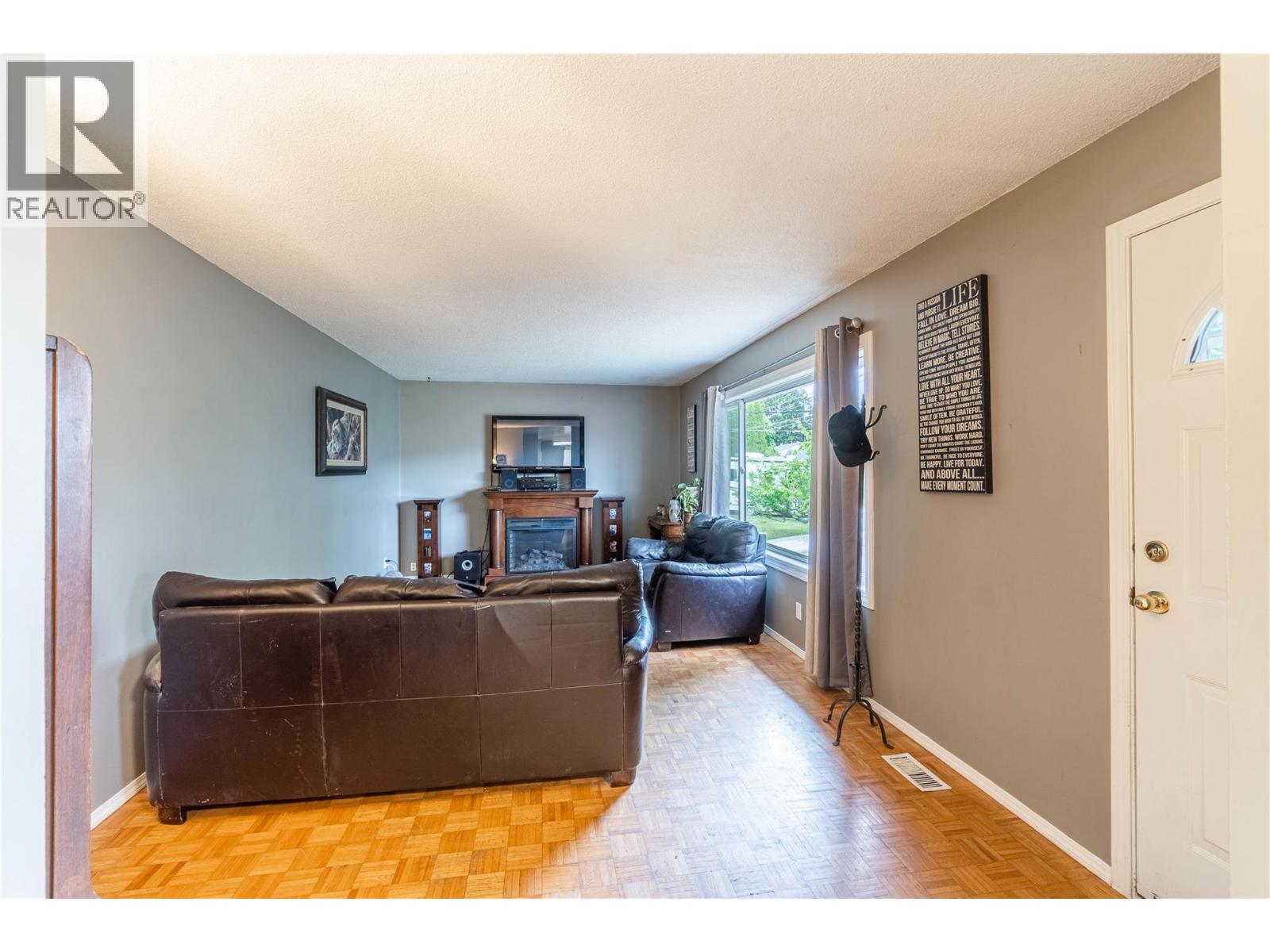 2255 Fleetwood Avenue, Kamloops, British Columbia  V2B 4S6 - Photo 4 - 10387641