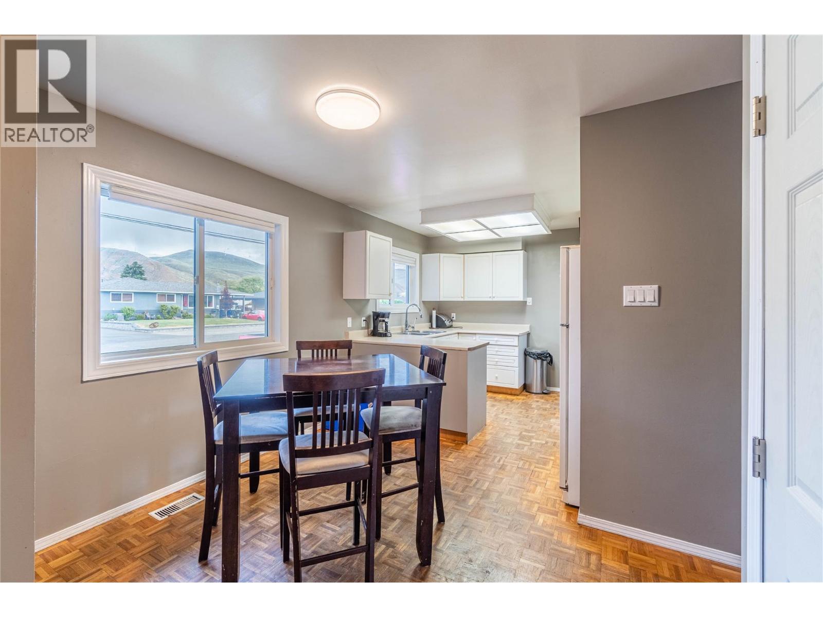 2255 Fleetwood Avenue, Kamloops, British Columbia  V2B 4S6 - Photo 5 - 10387641