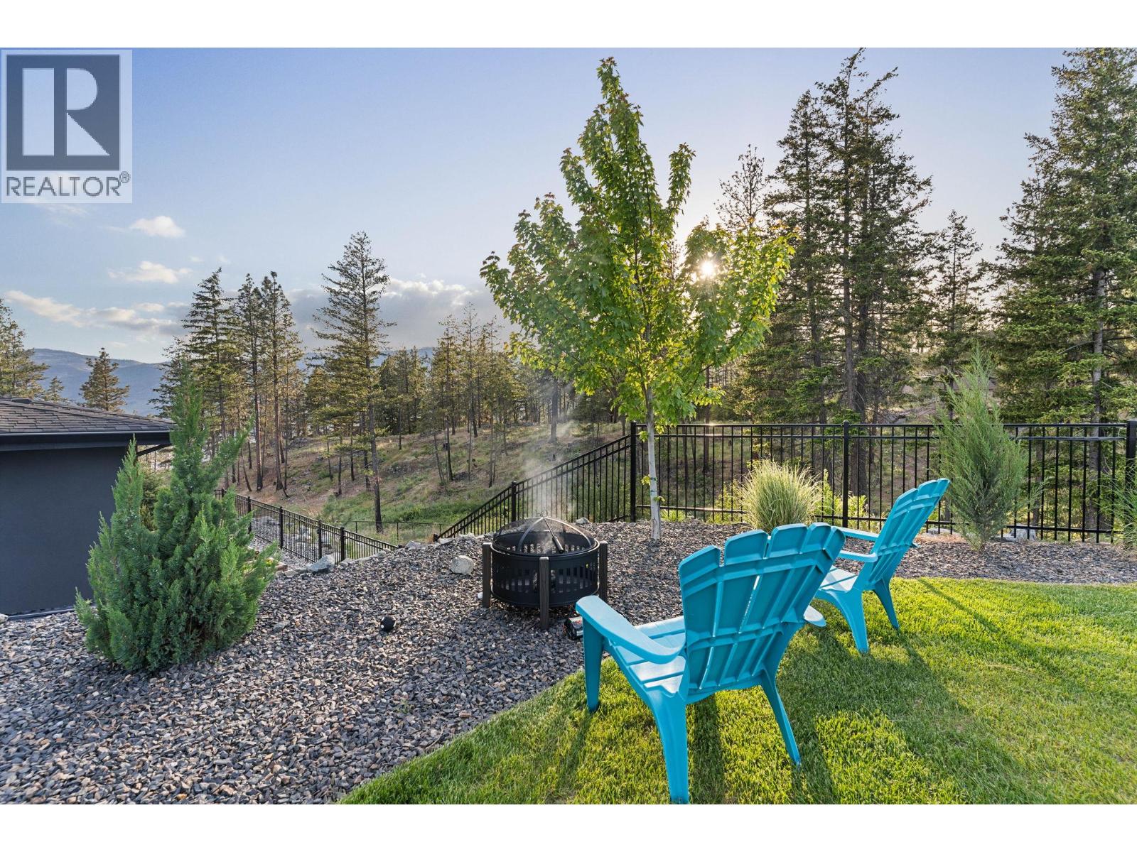 10258 Beacon Hill Drive, Lake Country, British Columbia  V4V 0A9 - Photo 57 - 10385094
