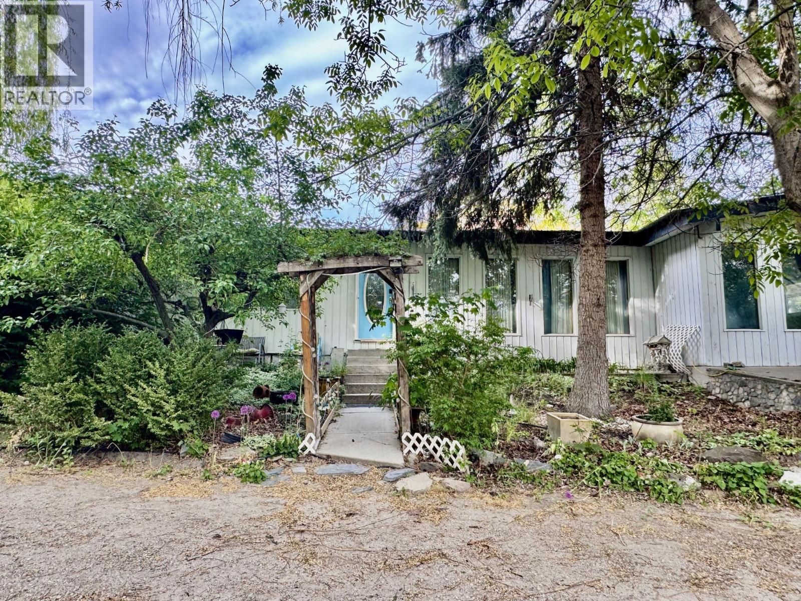 4976 Nash Street, peachland, British Columbia