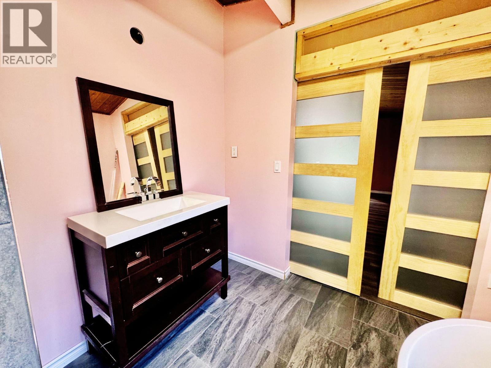 4976 Nash Street, Peachland, British Columbia  V0H 1X8 - Photo 29 - 10387669