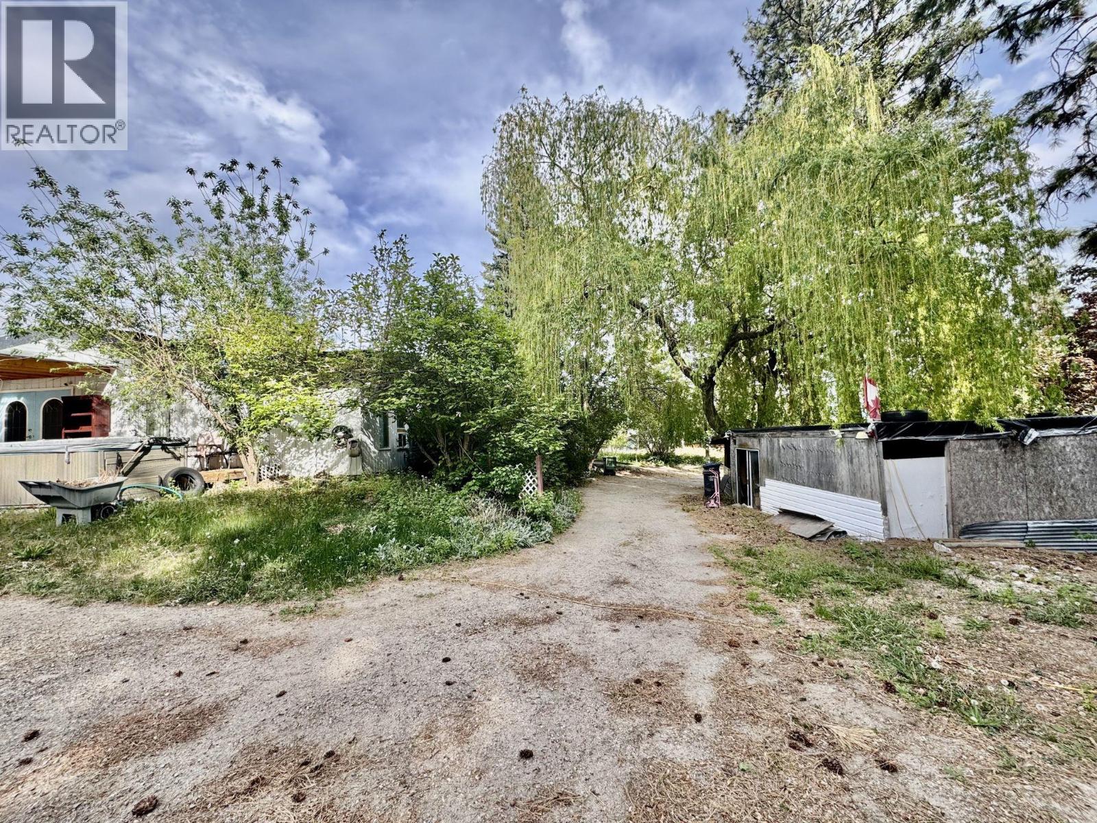4976 Nash Street, Peachland, British Columbia  V0H 1X8 - Photo 3 - 10387669