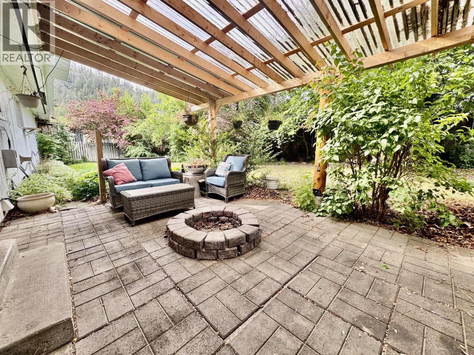 4976 Nash Street, Peachland, British Columbia  V0H 1X8 - Photo 6 - 10387669
