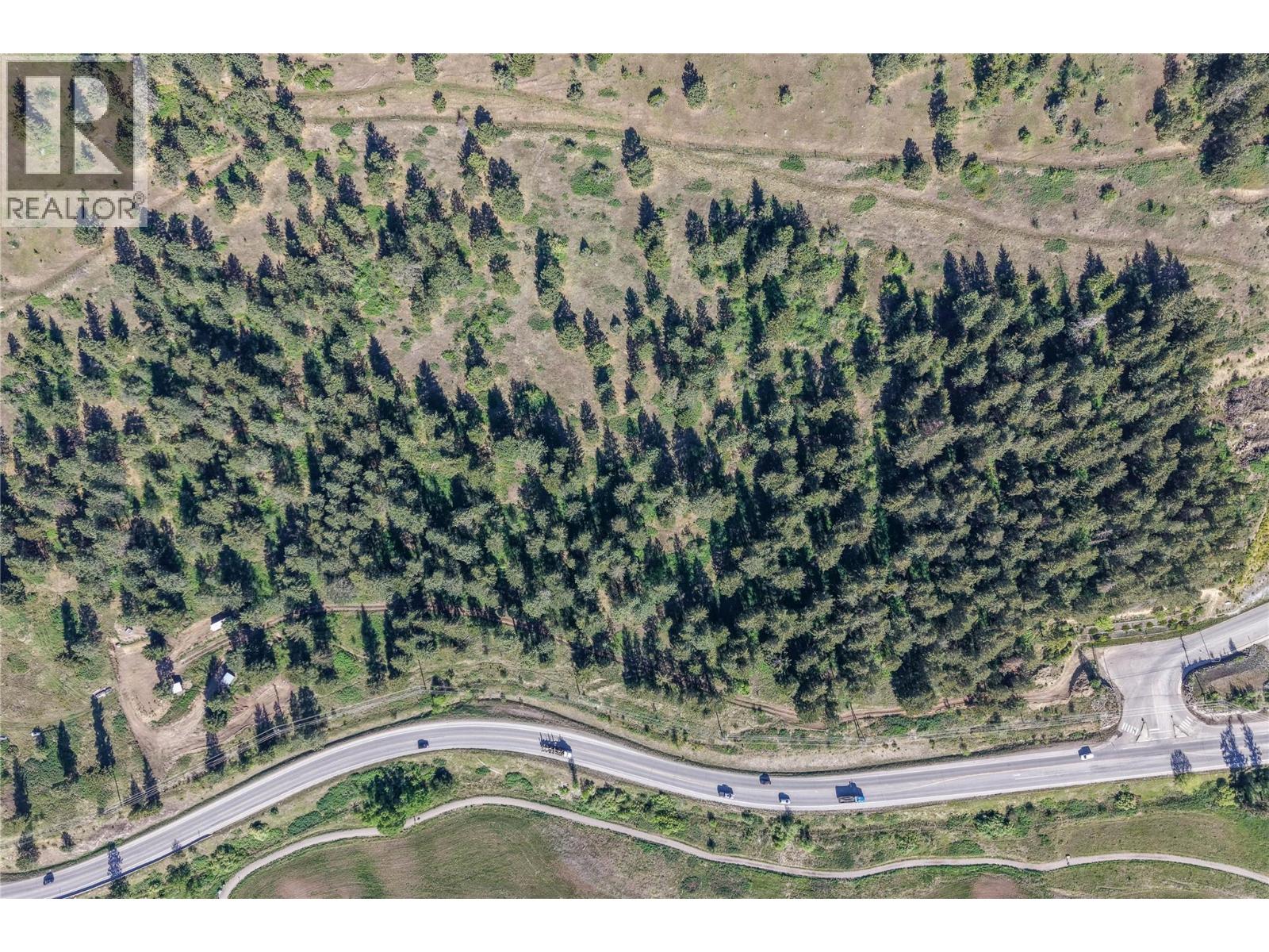 1600 Mountain View Avenue, lumby, British Columbia