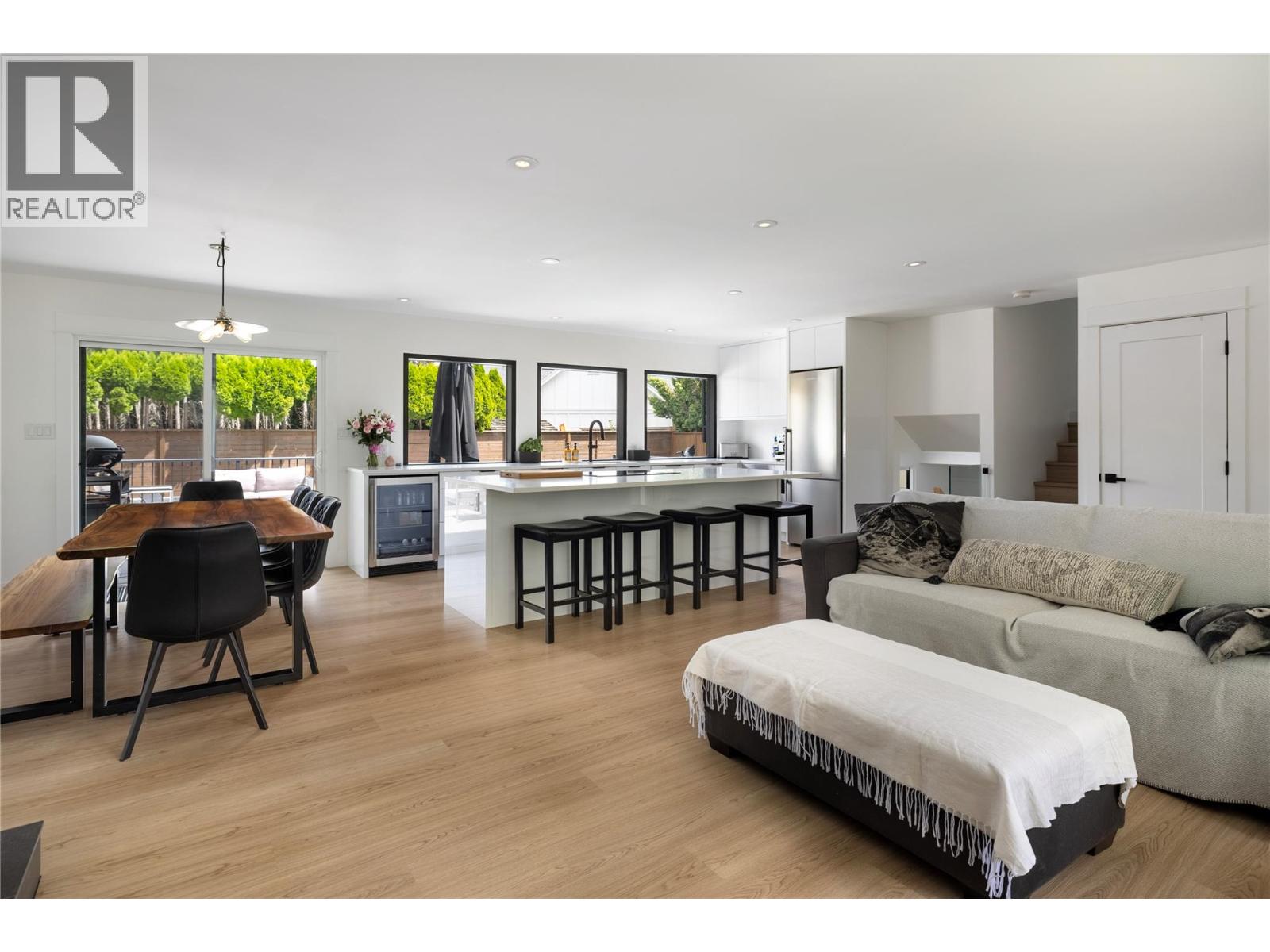 4265 Lakeshore Road, Kelowna, British Columbia  V1W 1W2 - Photo 10 - 10387687