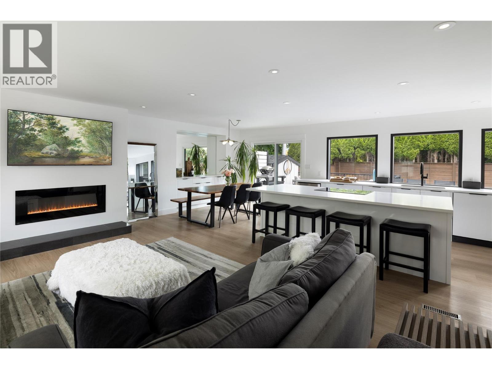 4265 Lakeshore Road, Kelowna, British Columbia  V1W 1W2 - Photo 13 - 10387687