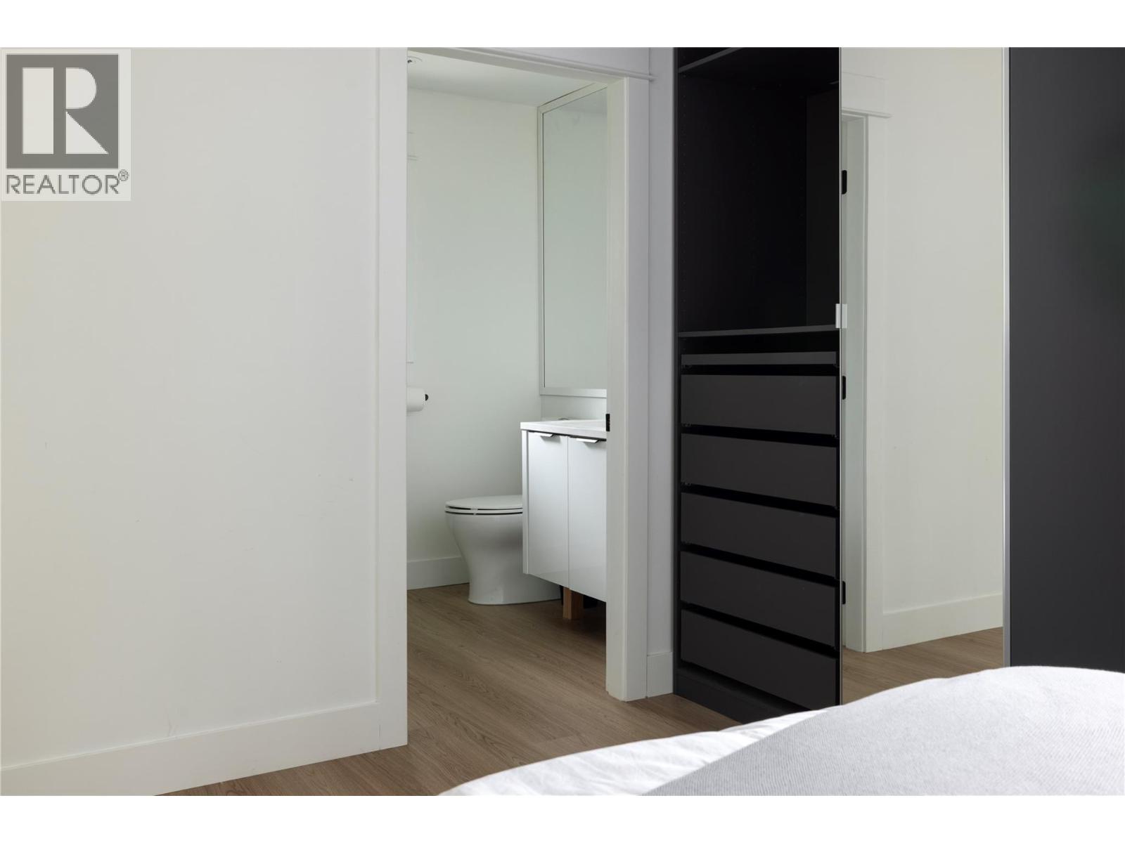 4265 Lakeshore Road, Kelowna, British Columbia  V1W 1W2 - Photo 29 - 10387687