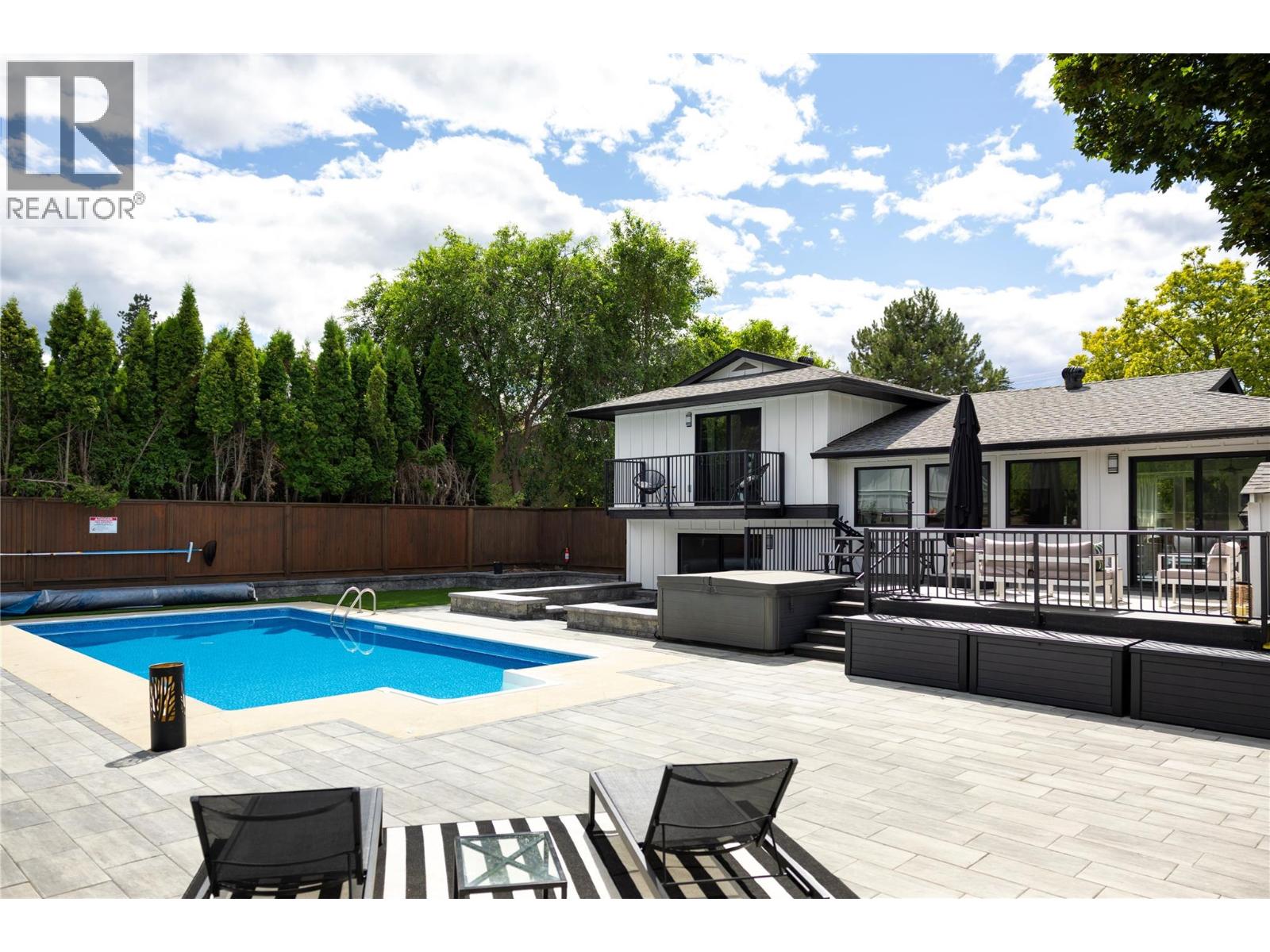 4265 Lakeshore Road, Kelowna, British Columbia  V1W 1W2 - Photo 45 - 10387687