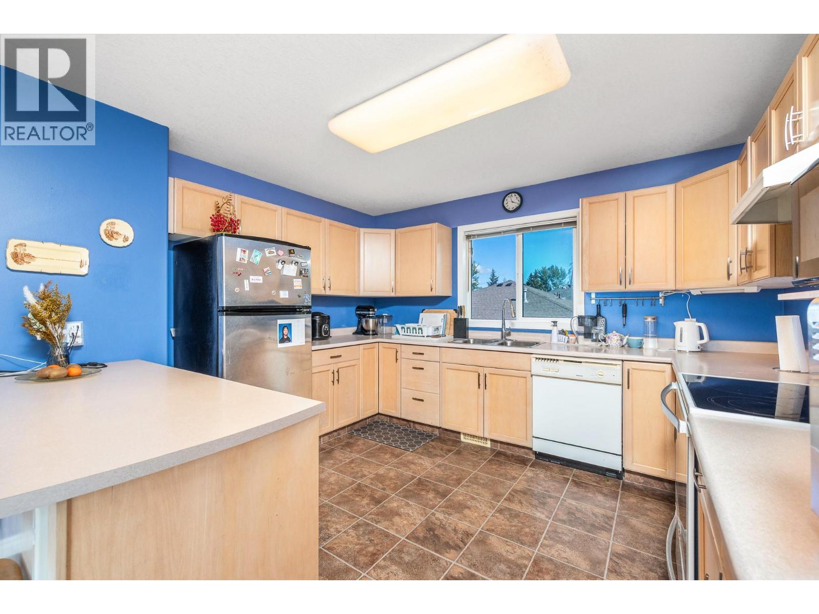 1805 47 Avenue, Vernon, British Columbia  V1T 9P3 - Photo 6 - 10387508
