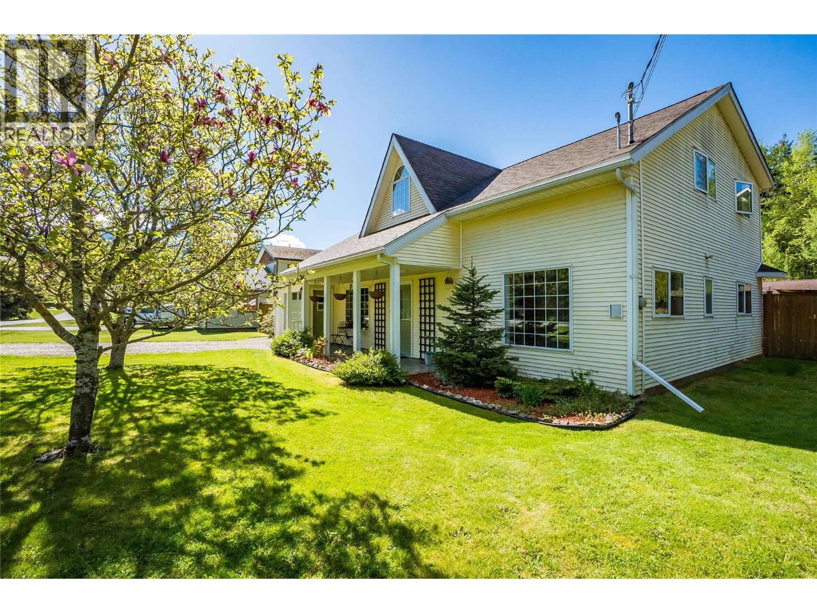 661 C Avenue, kaslo, British Columbia